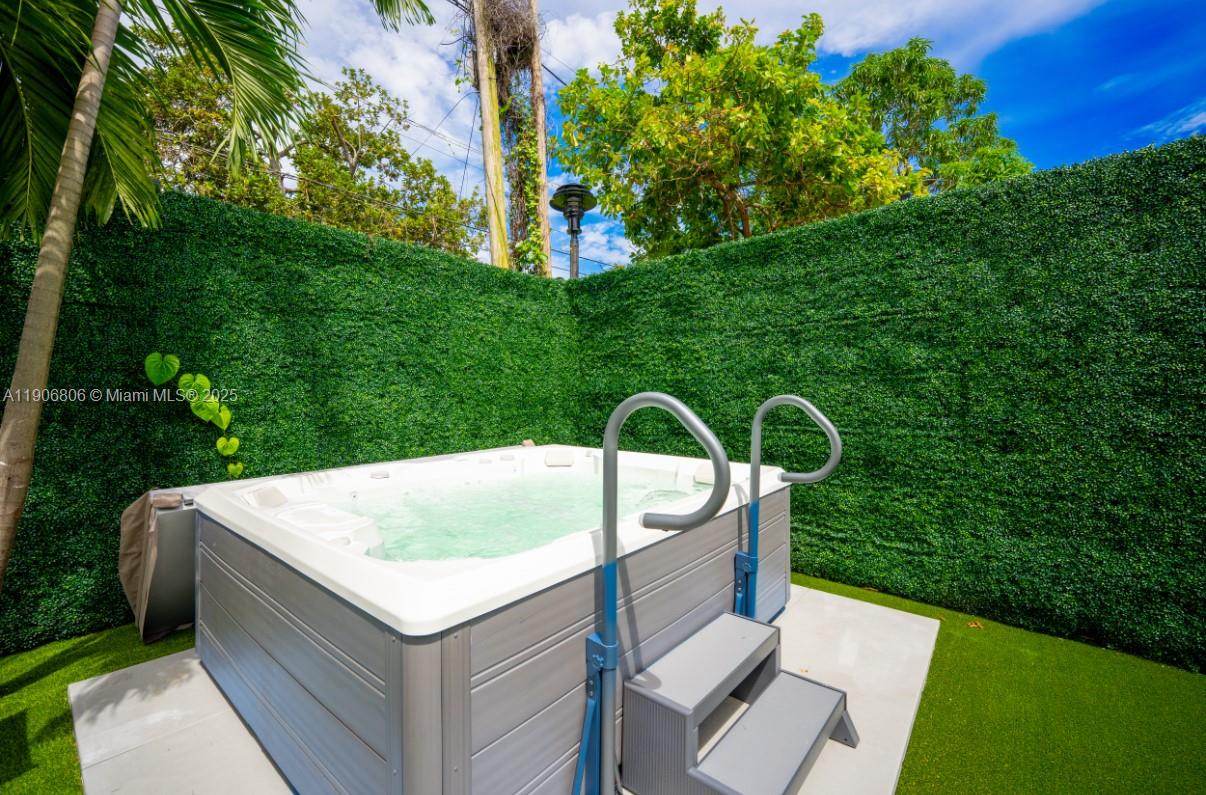 545 NW 47th St Miami, FL 33127