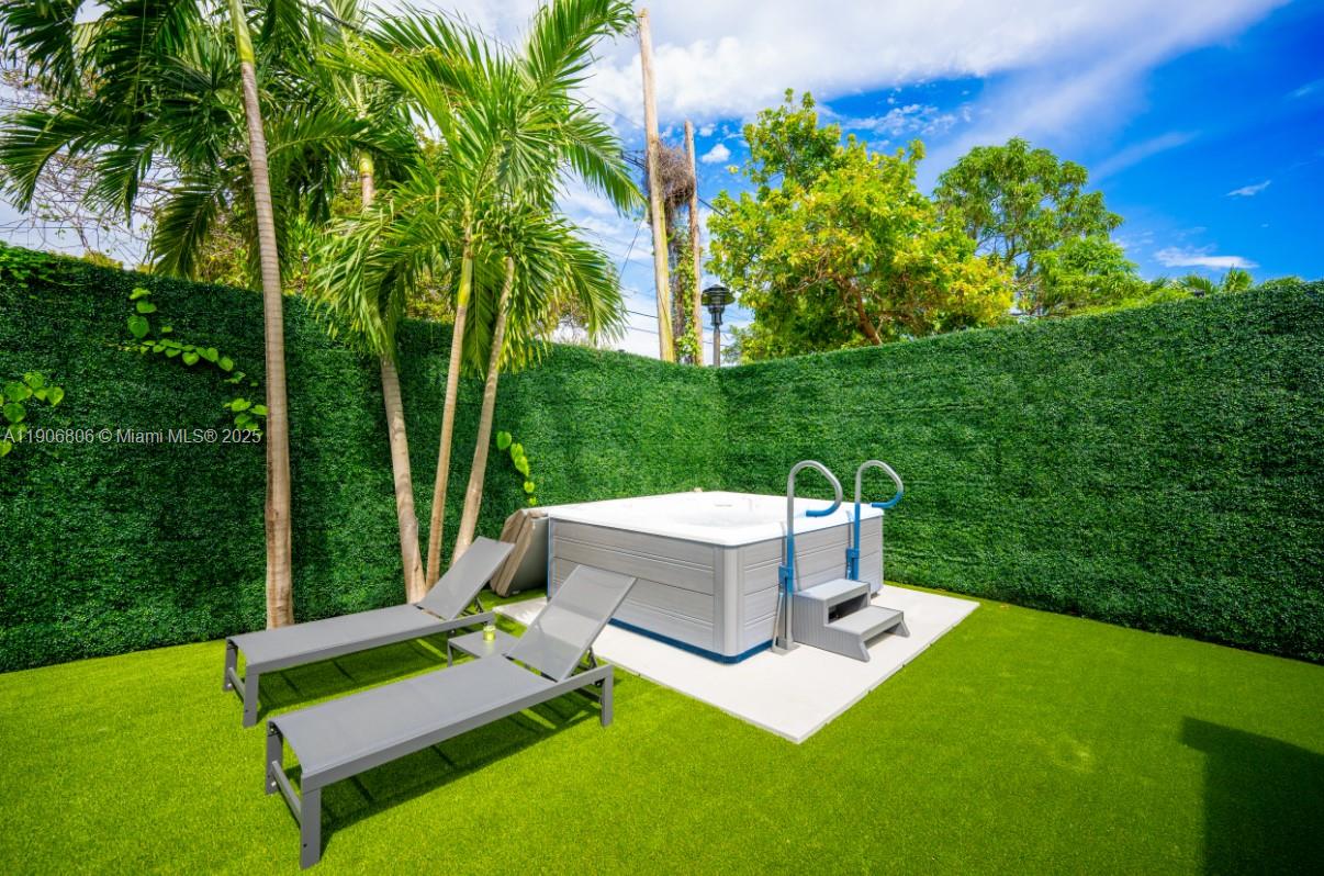 545 NW 47th St Miami, FL 33127