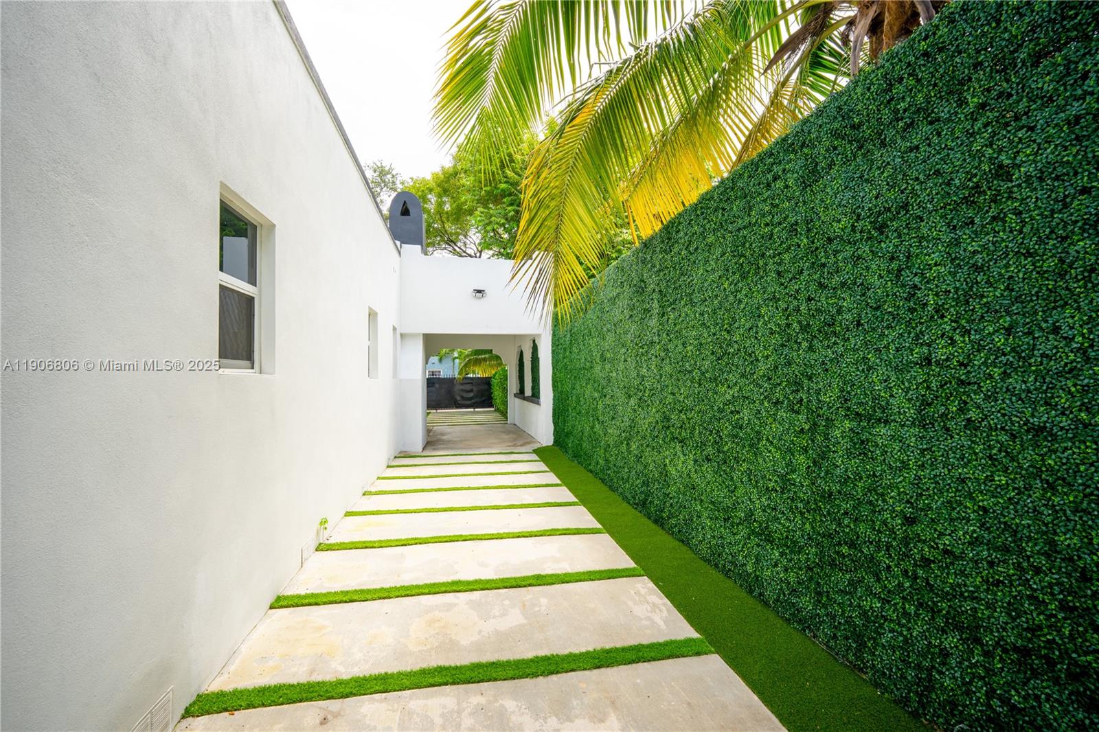 545 NW 47th St Miami, FL 33127