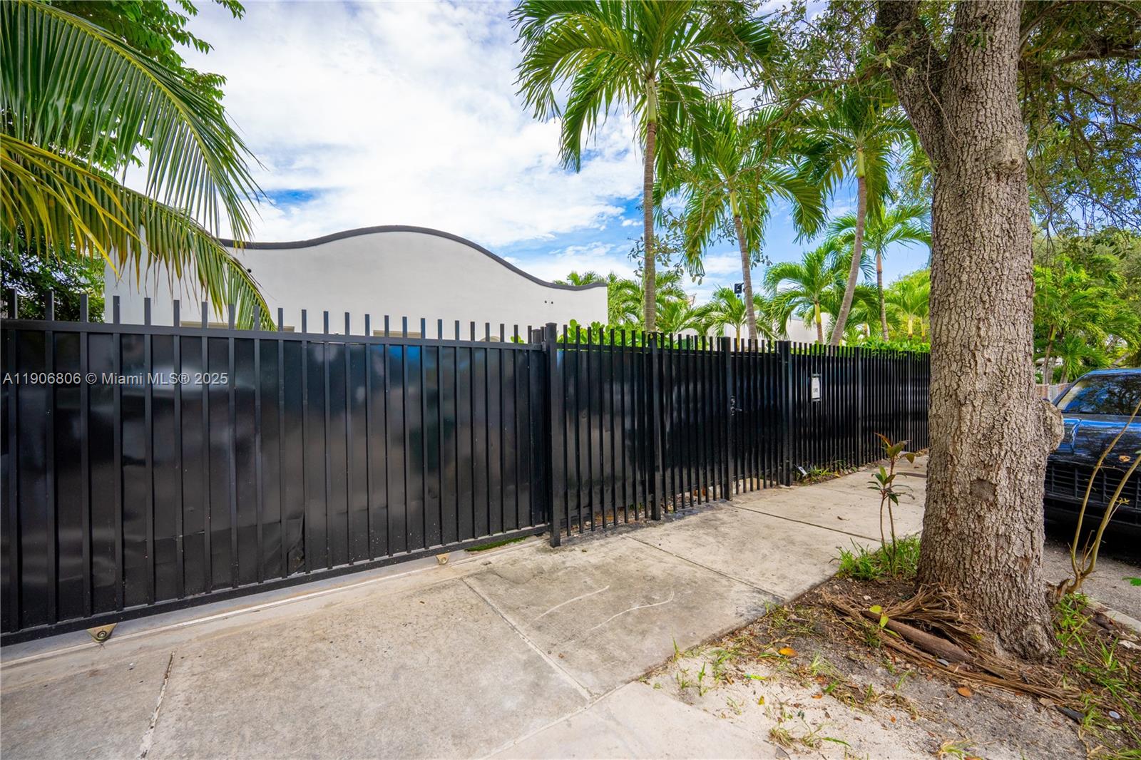 545 NW 47th St Miami, FL 33127