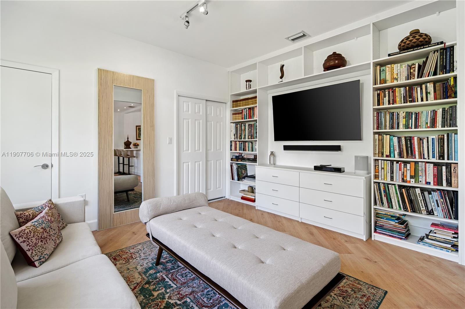 200 S Shore Dr S Miami, FL 33133