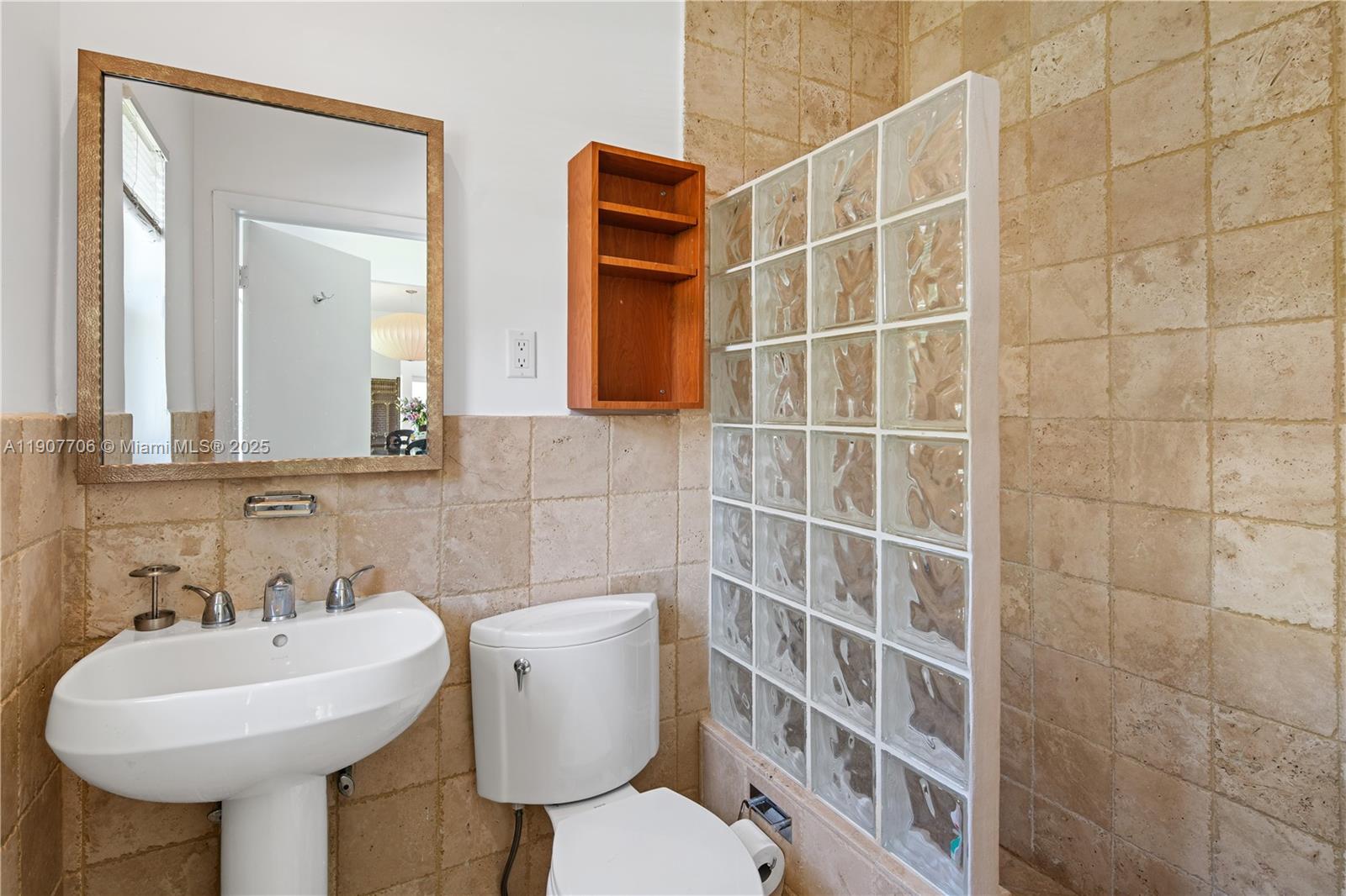 200 S Shore Dr S Miami, FL 33133