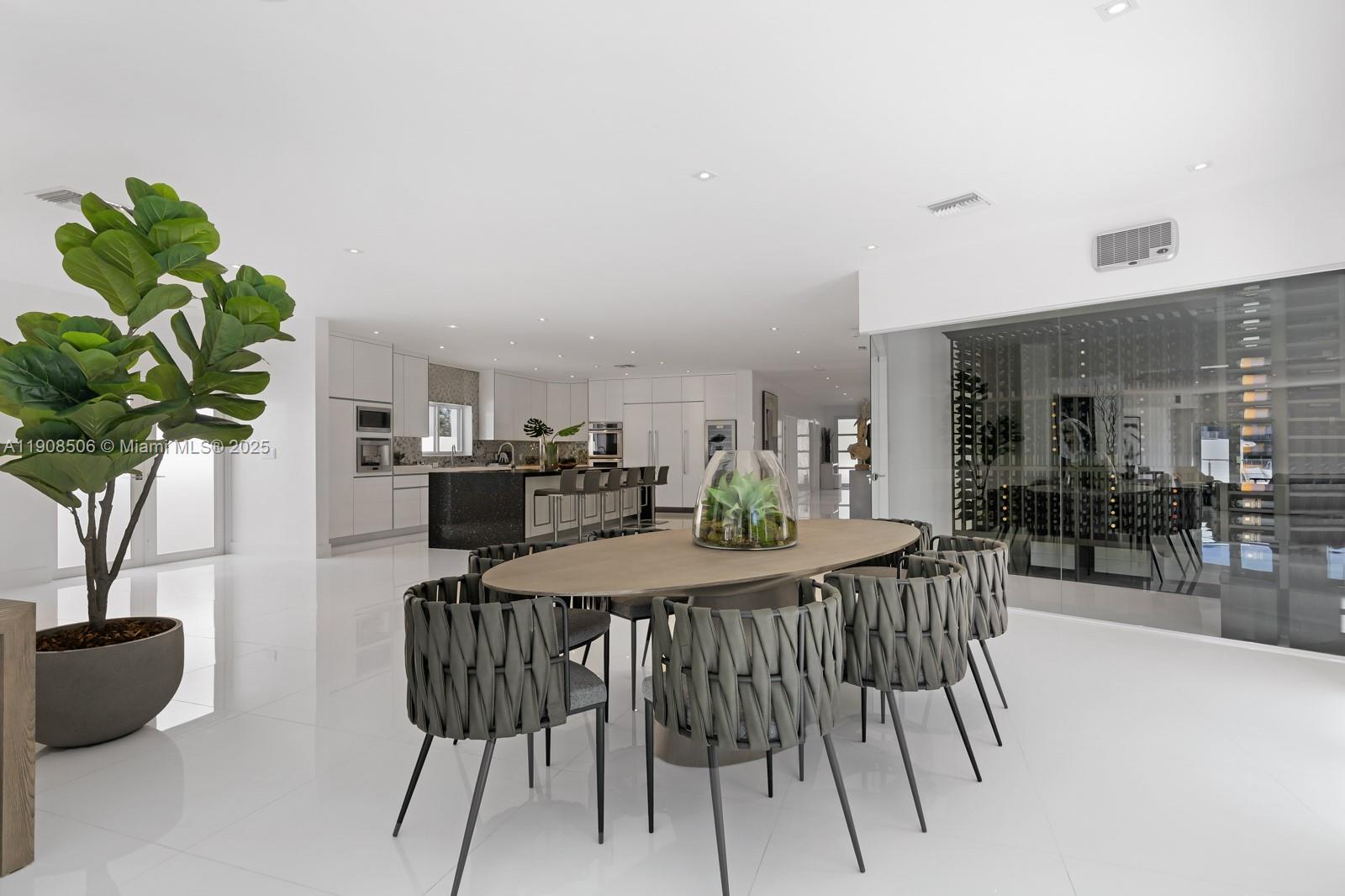 1040 S Shore Dr Miami Beach, FL 33141