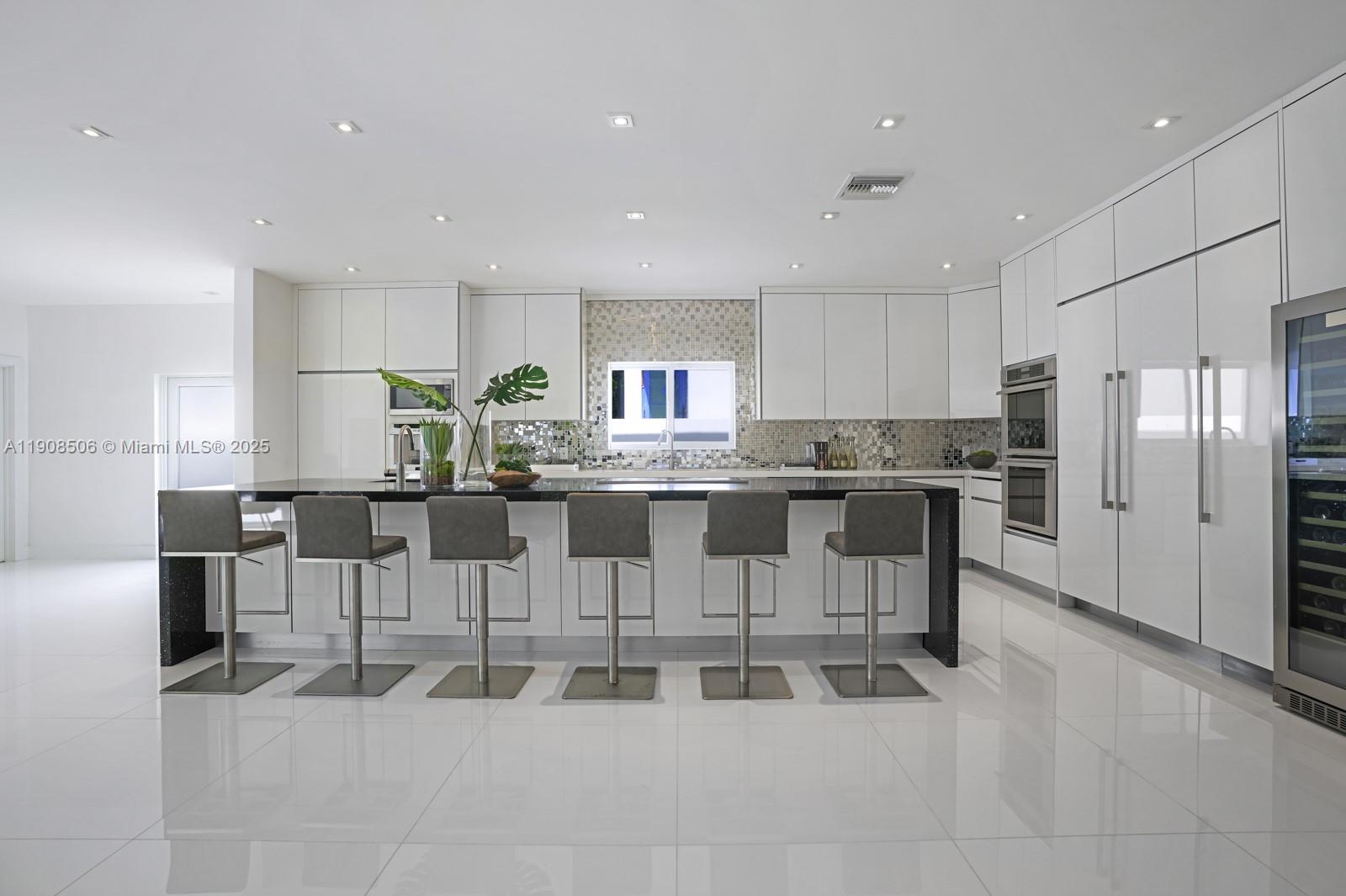 1040 S Shore Dr Miami Beach, FL 33141