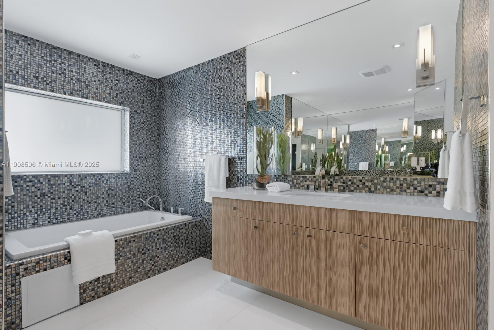 1040 S Shore Dr Miami Beach, FL 33141