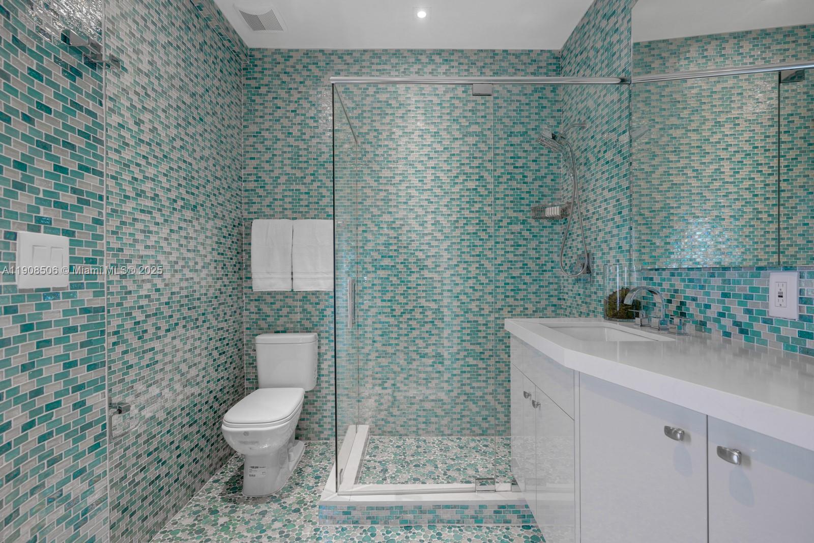 1040 S Shore Dr Miami Beach, FL 33141