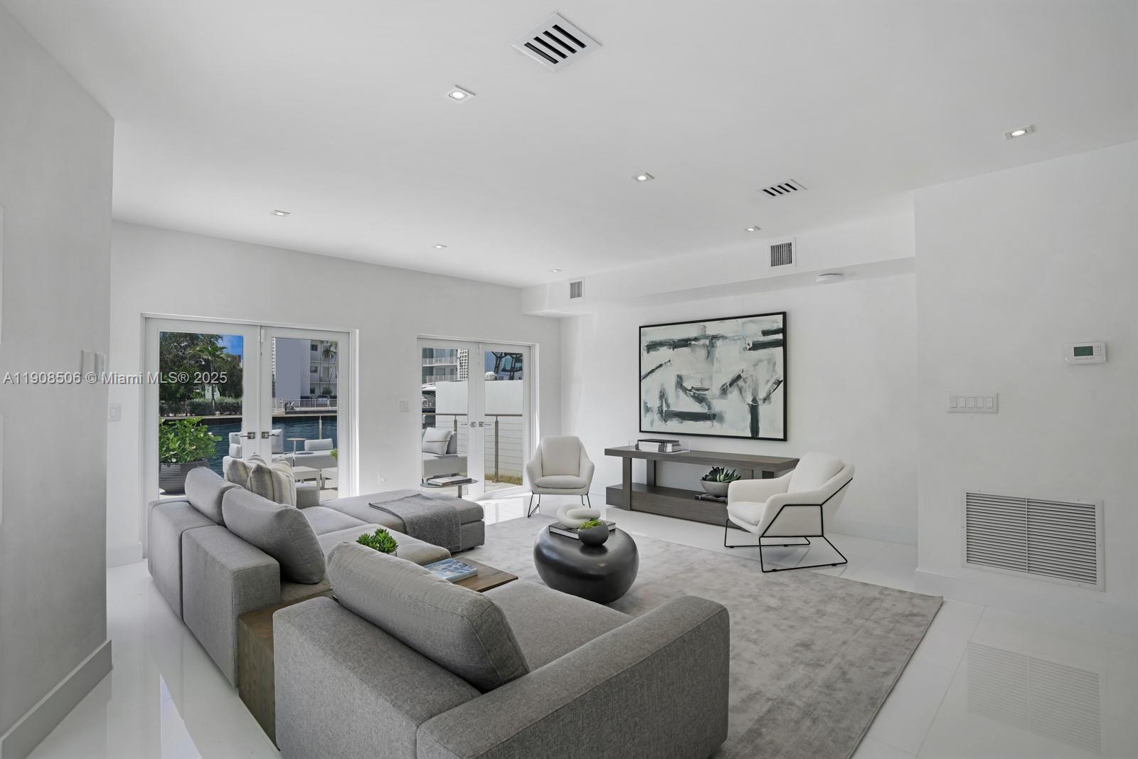 1040 S Shore Dr Miami Beach, FL 33141