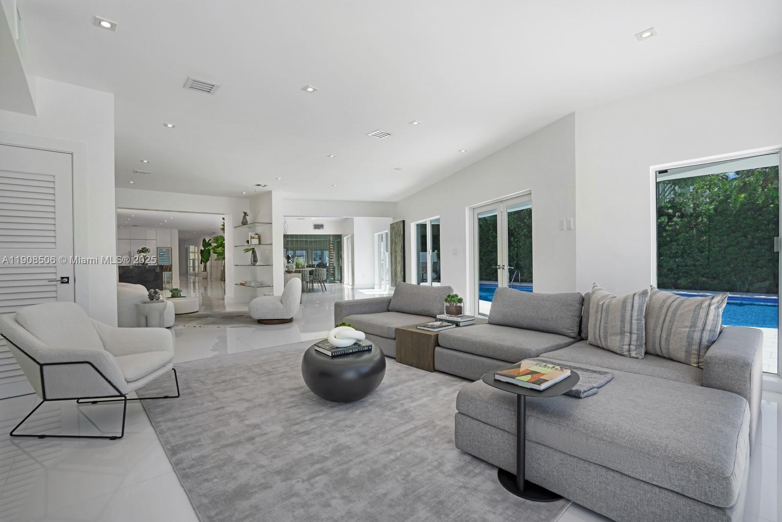 1040 S Shore Dr Miami Beach, FL 33141