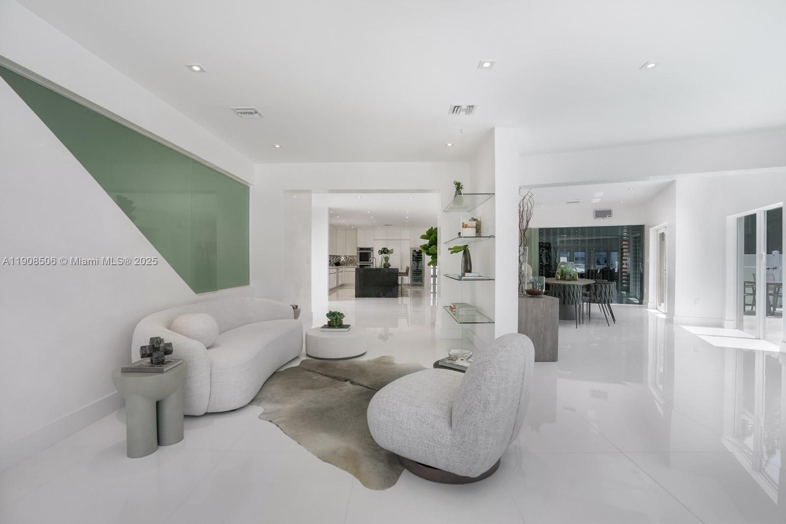 1040 S Shore Dr Miami Beach, FL 33141