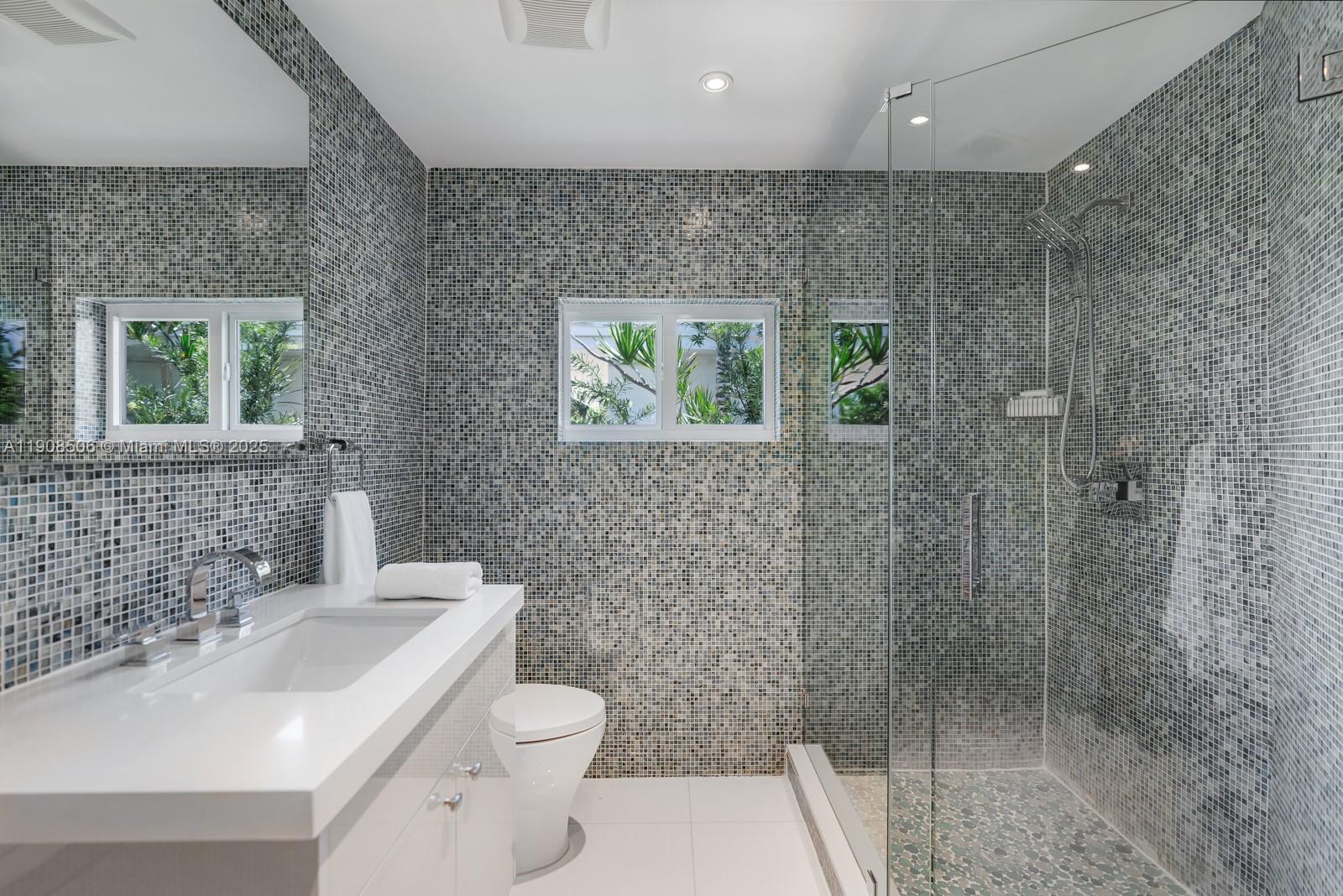 1040 S Shore Dr Miami Beach, FL 33141