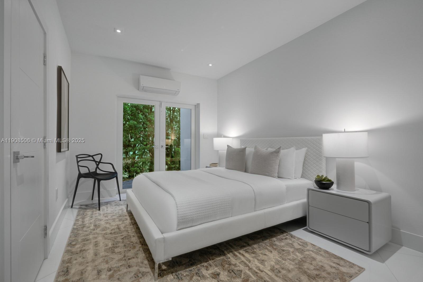 1040 S Shore Dr Miami Beach, FL 33141