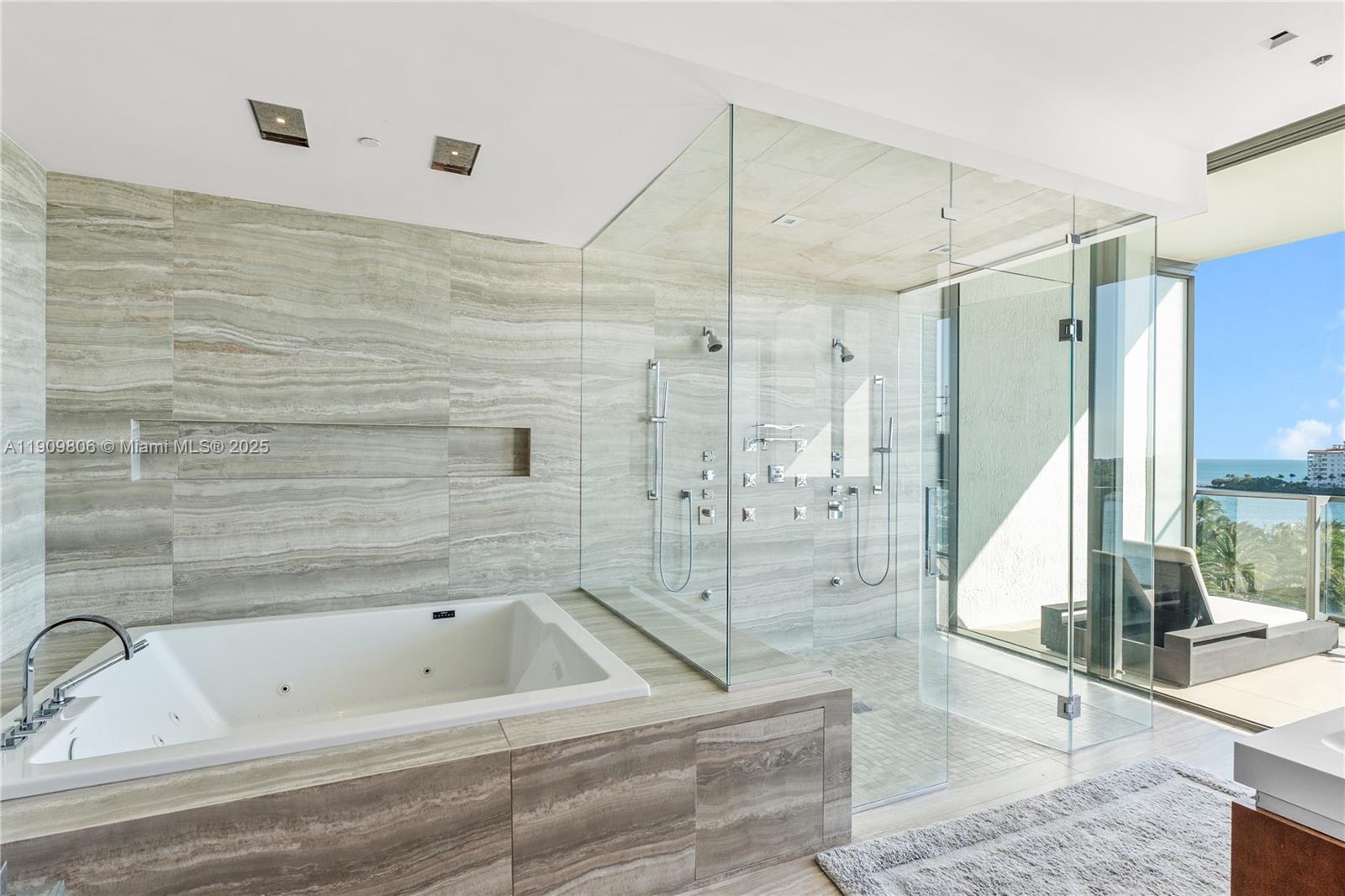 800 S Pointe Dr #704 Miami Beach, FL 33139