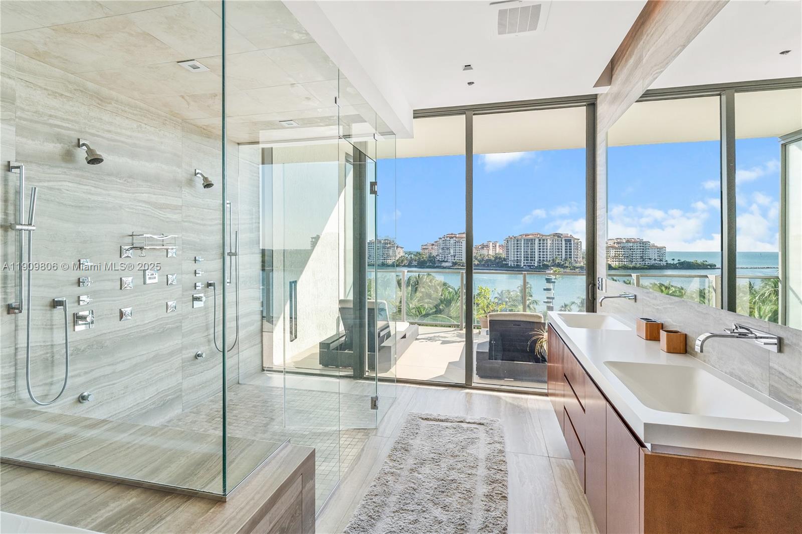 800 S Pointe Dr #704 Miami Beach, FL 33139