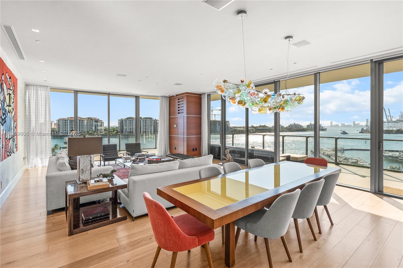 800 S Pointe Dr #704 Miami Beach, FL 33139