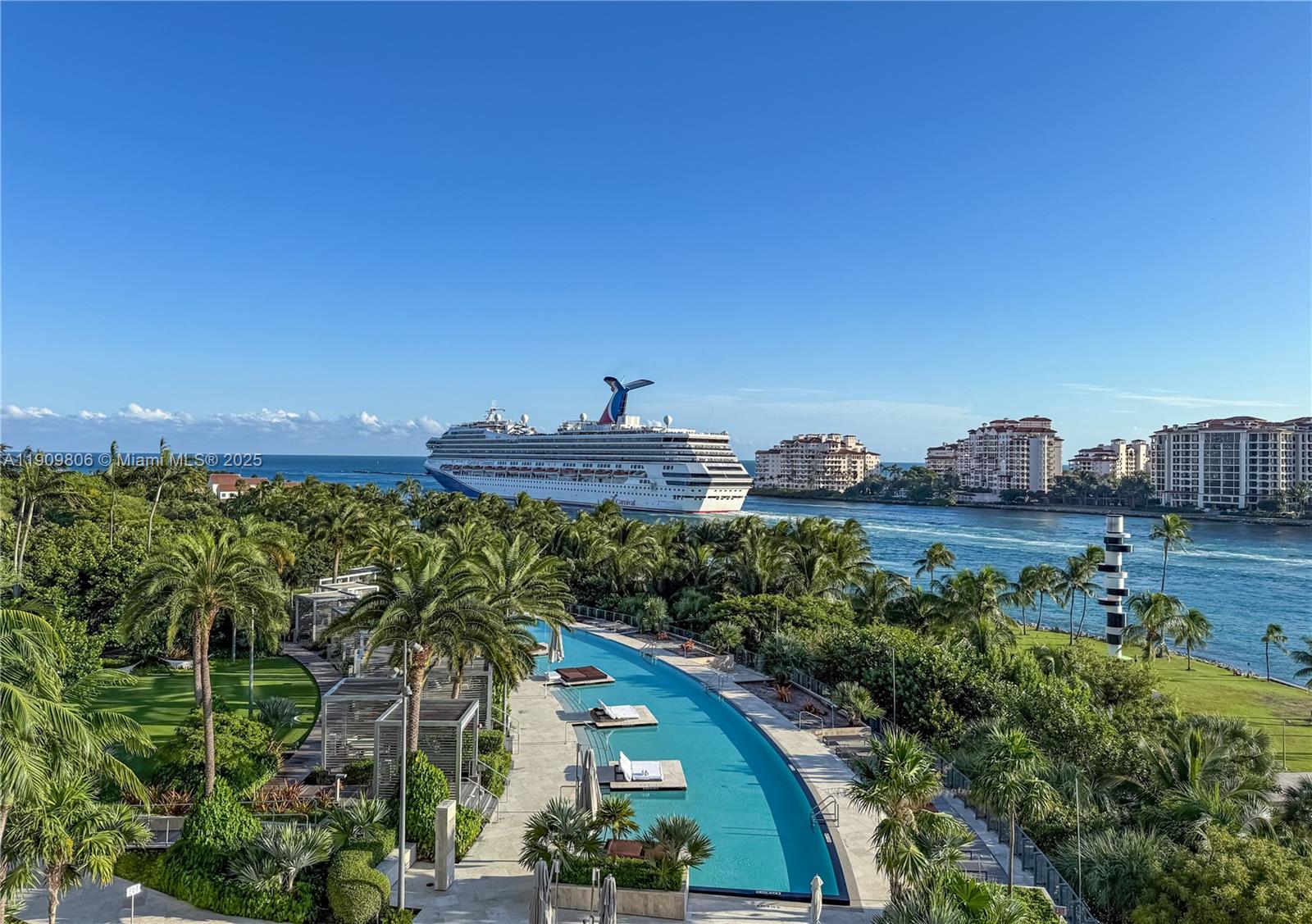 800 S Pointe Dr #704 Miami Beach, FL 33139