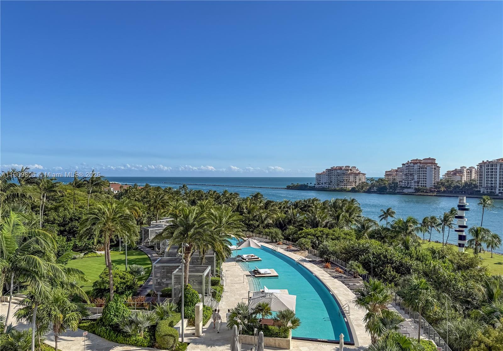 800 S Pointe Dr #704 Miami Beach, FL 33139