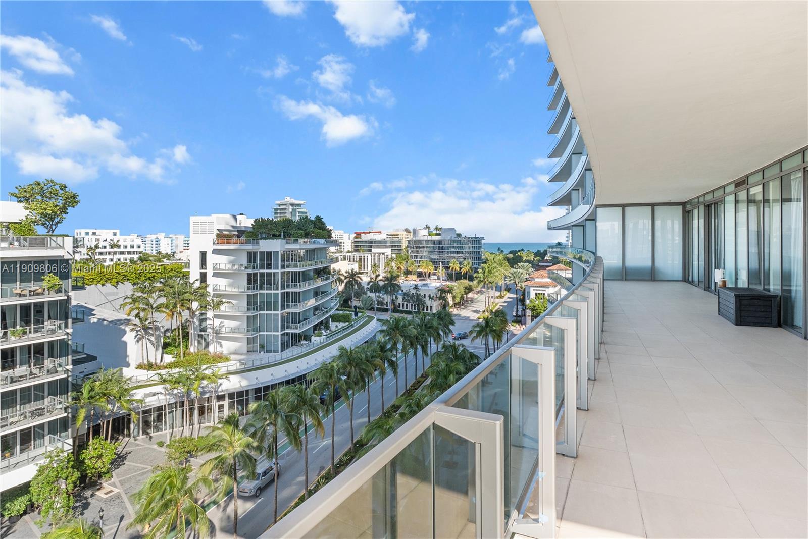 800 S Pointe Dr #704 Miami Beach, FL 33139