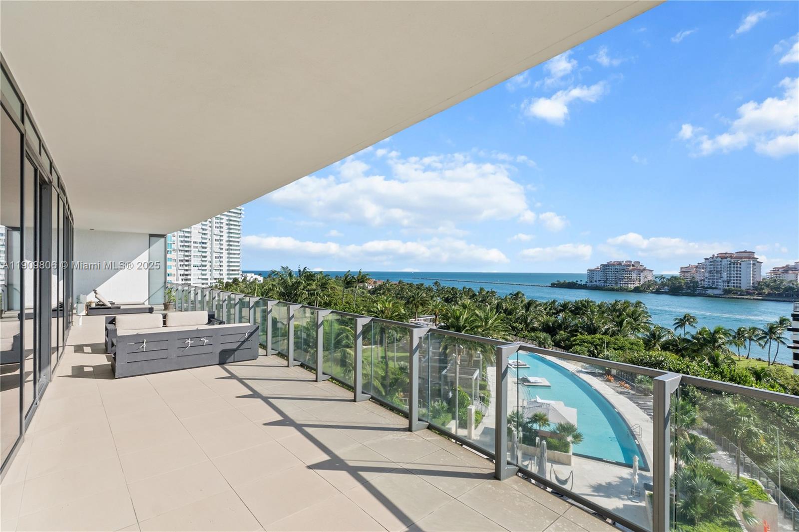 800 S Pointe Dr #704 Miami Beach, FL 33139