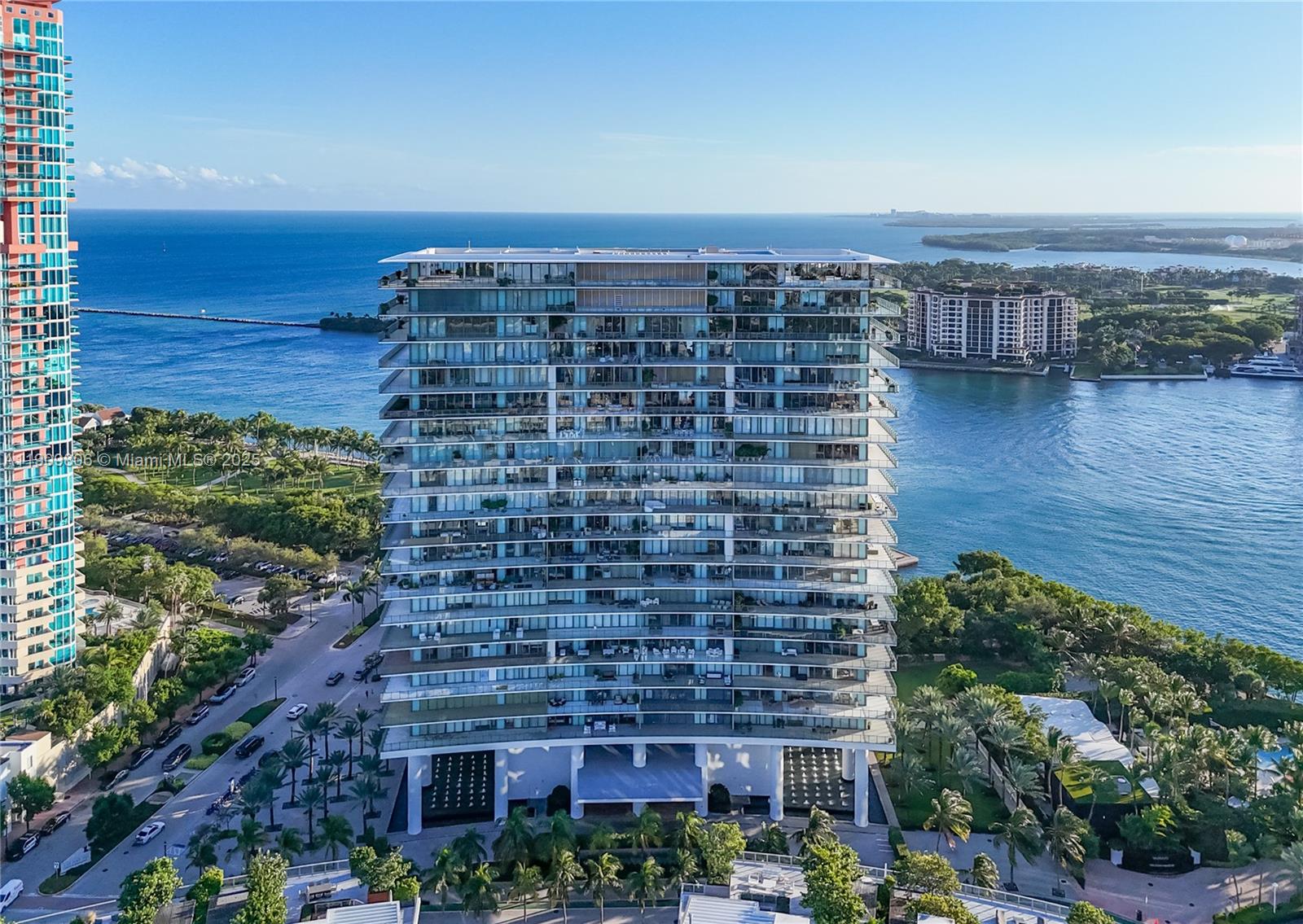 800 S Pointe Dr #704 Miami Beach, FL 33139