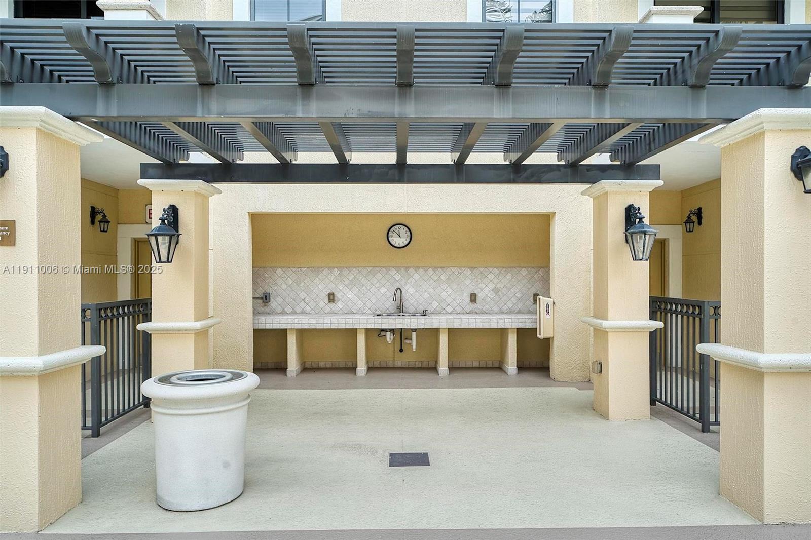 8390 SW 72nd Ave #320 Miami, FL 33143