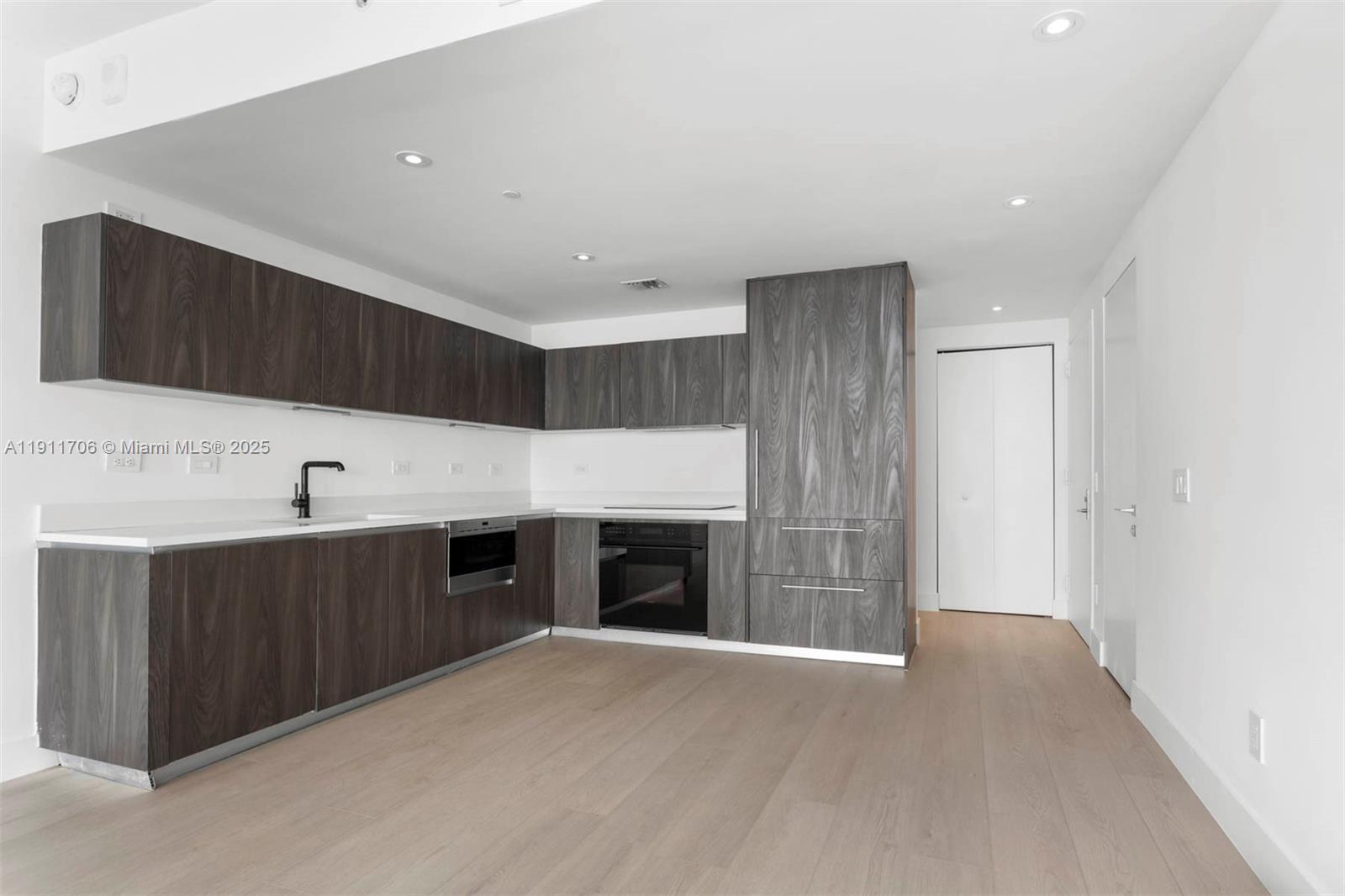 3131 NE 7th Ave #2604 Miami, FL 33137