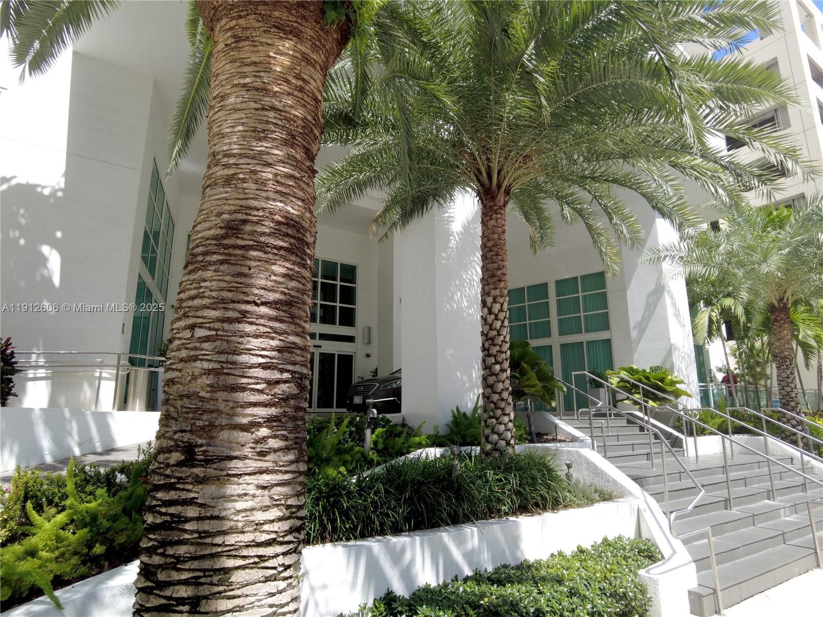 950 Brickell Bay Dr #5404