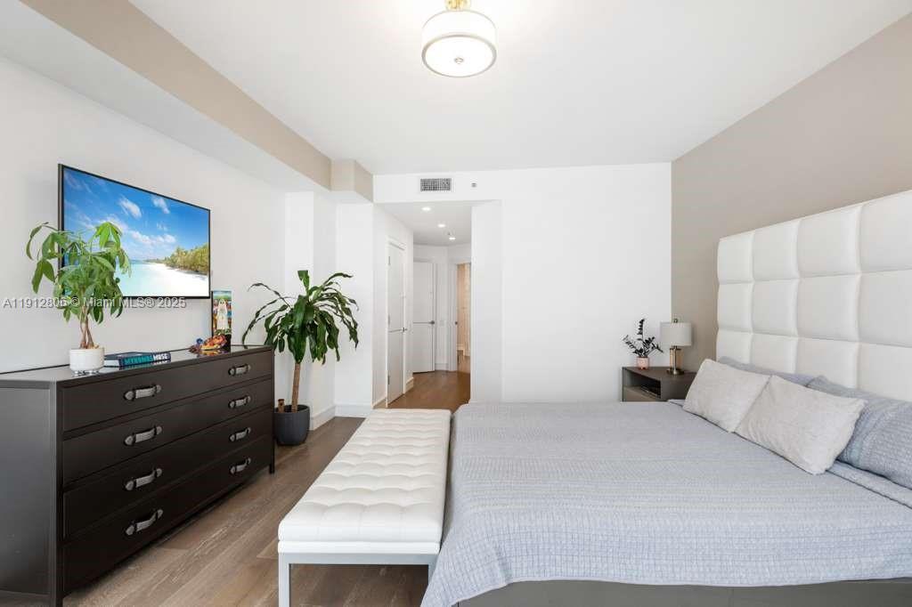 808 Brickell Key Dr #2504 Miami, FL 33131