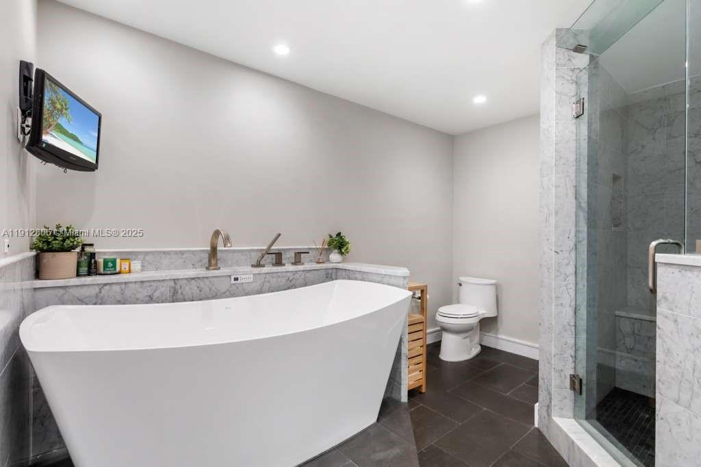 808 Brickell Key Dr #2504 Miami, FL 33131