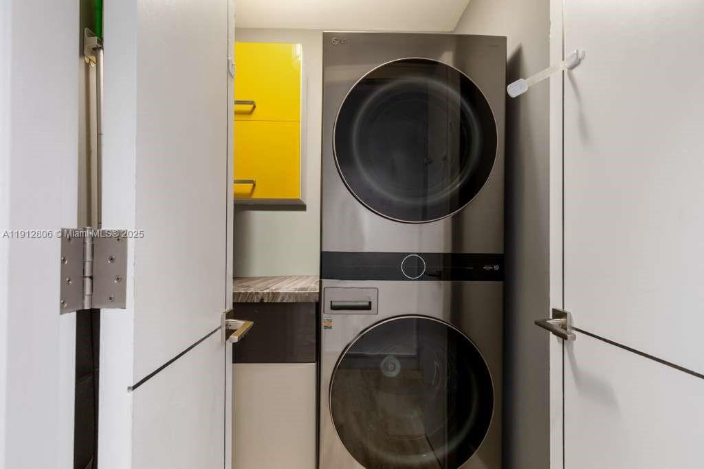 808 Brickell Key Dr #2504 Miami, FL 33131