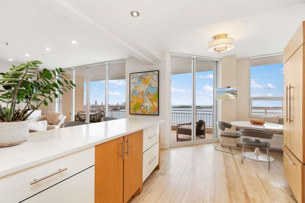 808 Brickell Key Dr #2504 Miami, FL 33131