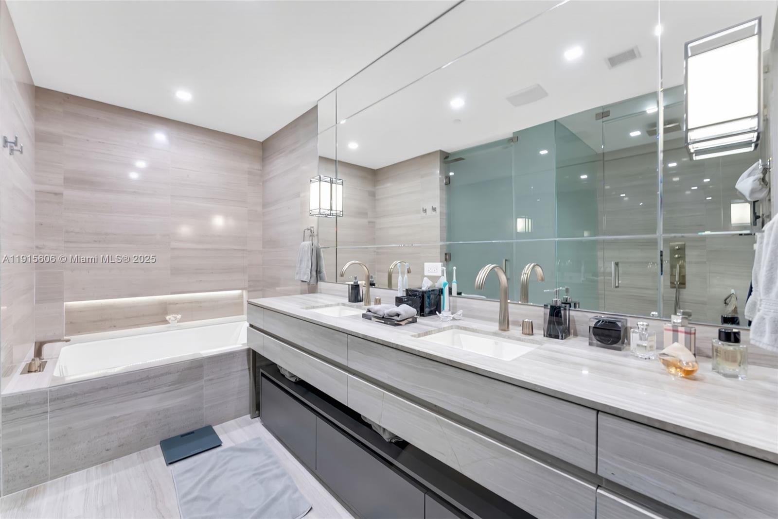 18975 Collins Ave #1002 Sunny Isles Beach, FL 33160