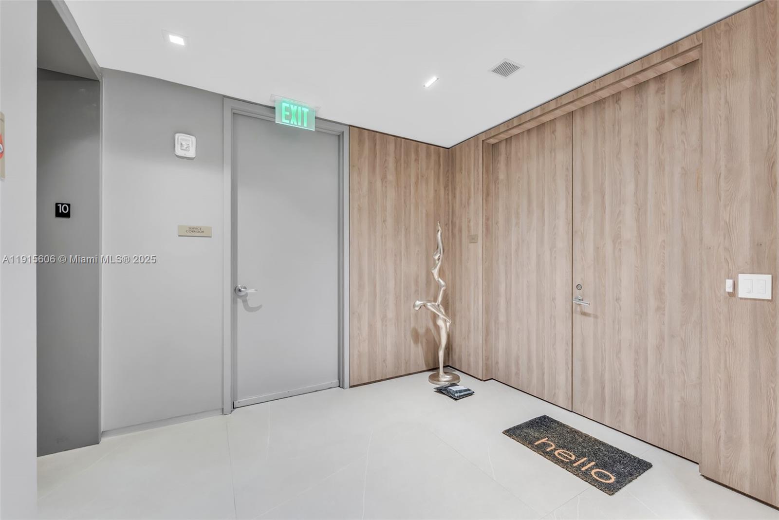 18975 Collins Ave #1002 Sunny Isles Beach, FL 33160