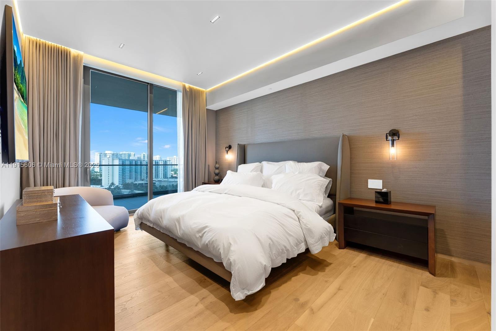 18975 Collins Ave #1002 Sunny Isles Beach, FL 33160