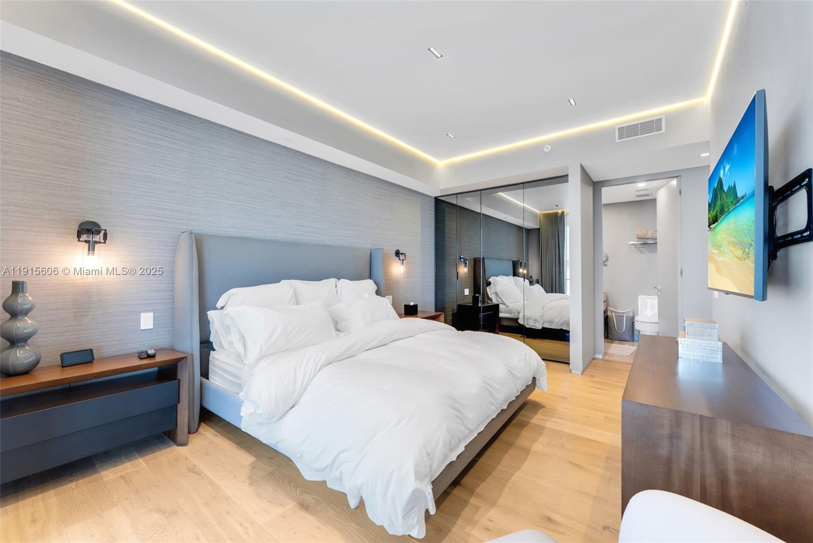 18975 Collins Ave #1002 Sunny Isles Beach, FL 33160