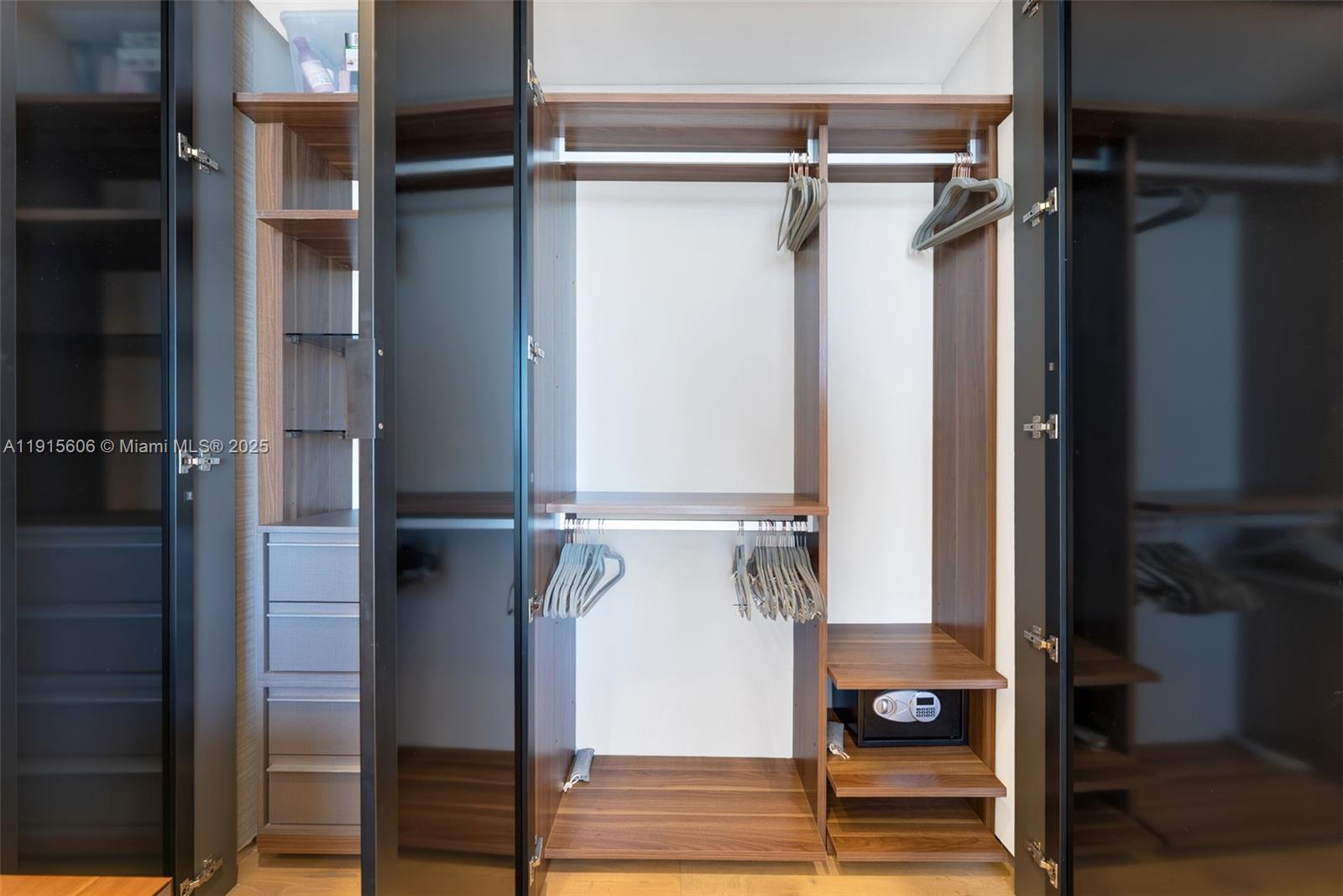 18975 Collins Ave #1002 Sunny Isles Beach, FL 33160