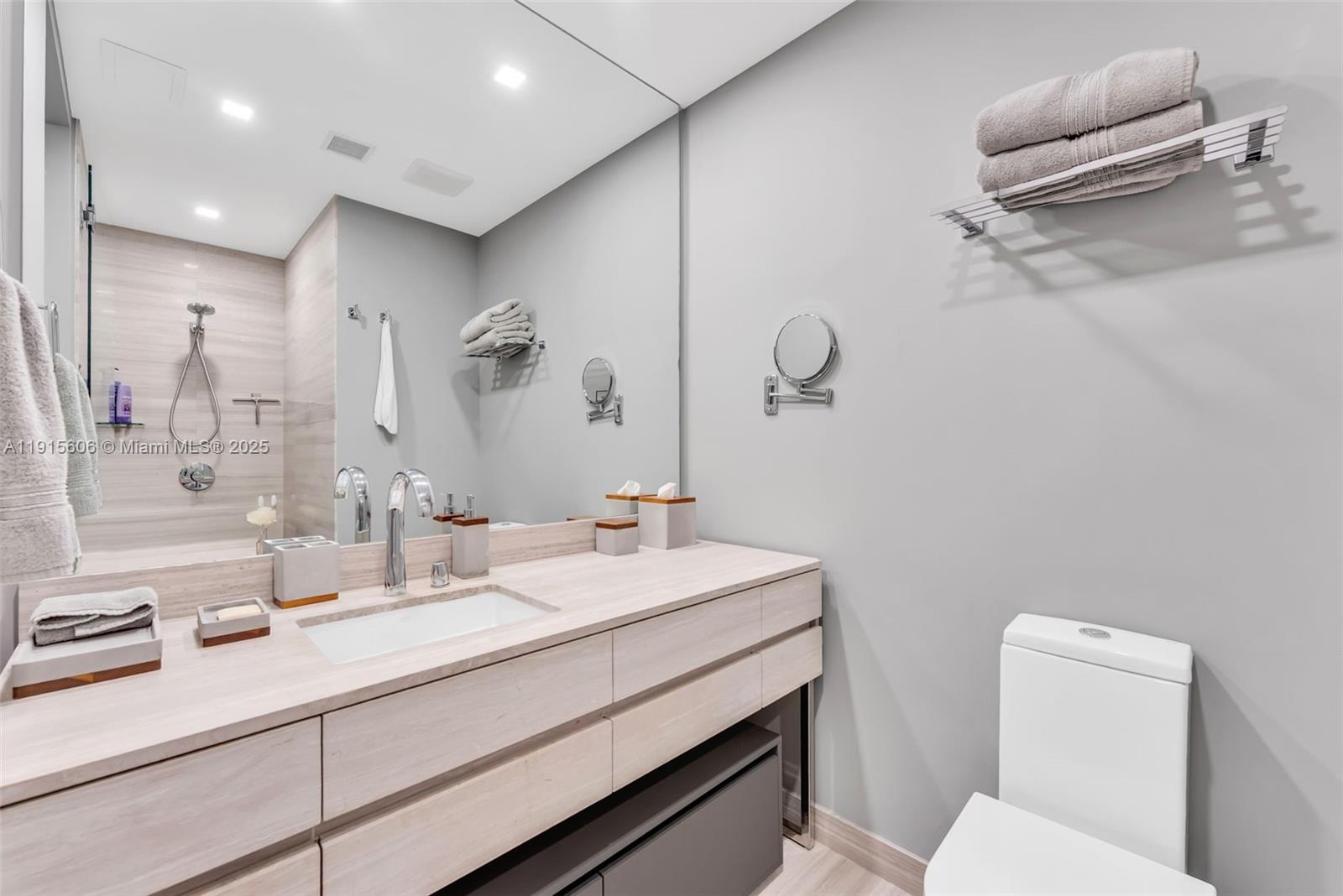 18975 Collins Ave #1002 Sunny Isles Beach, FL 33160