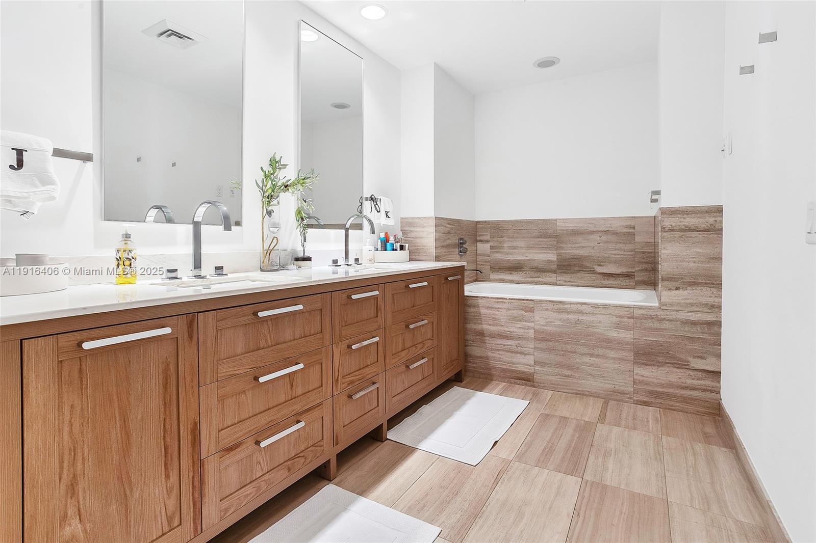 350 Ocean Dr #405N Key Biscayne, FL 33149