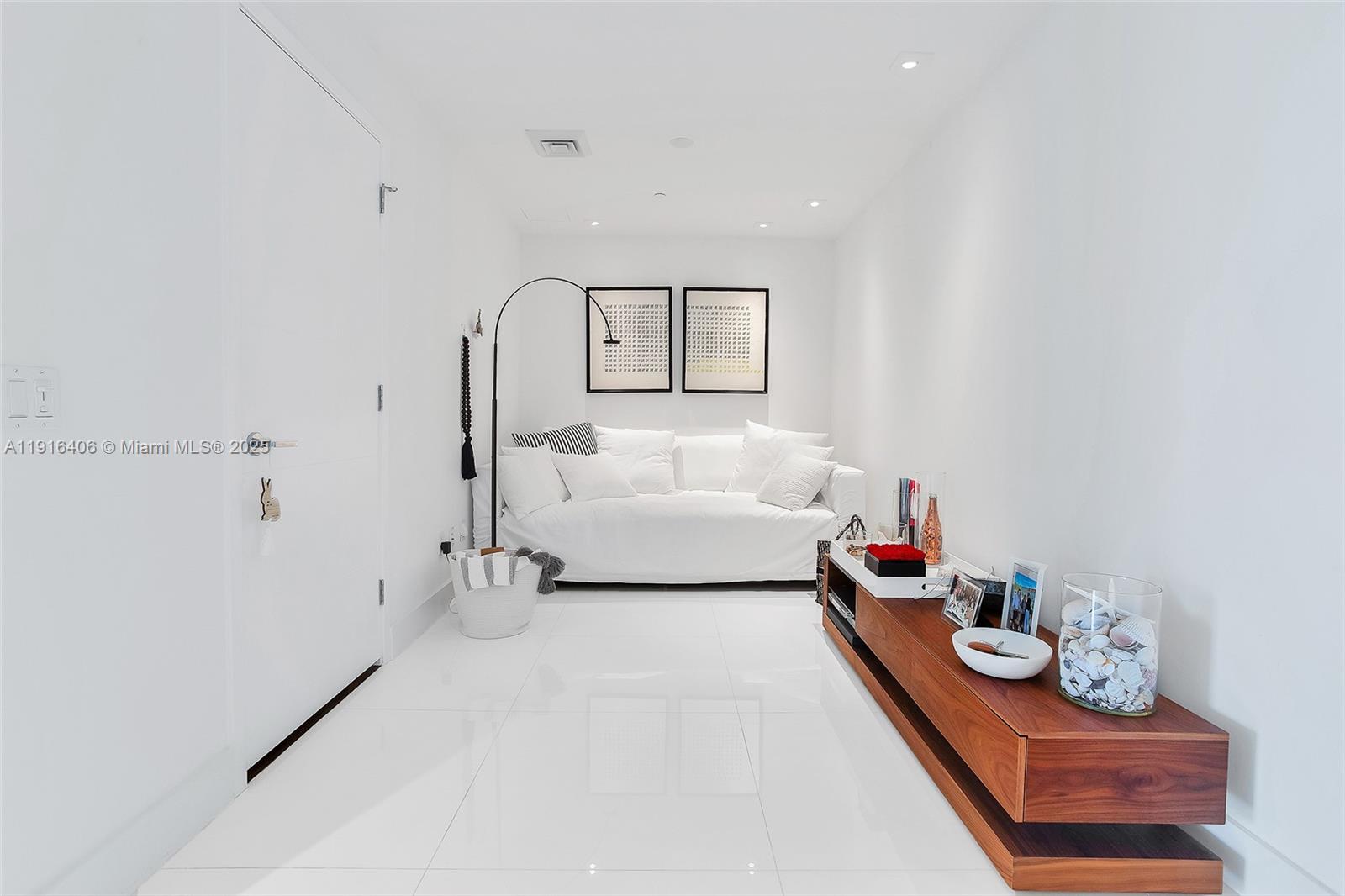 350 Ocean Dr #405N Key Biscayne, FL 33149