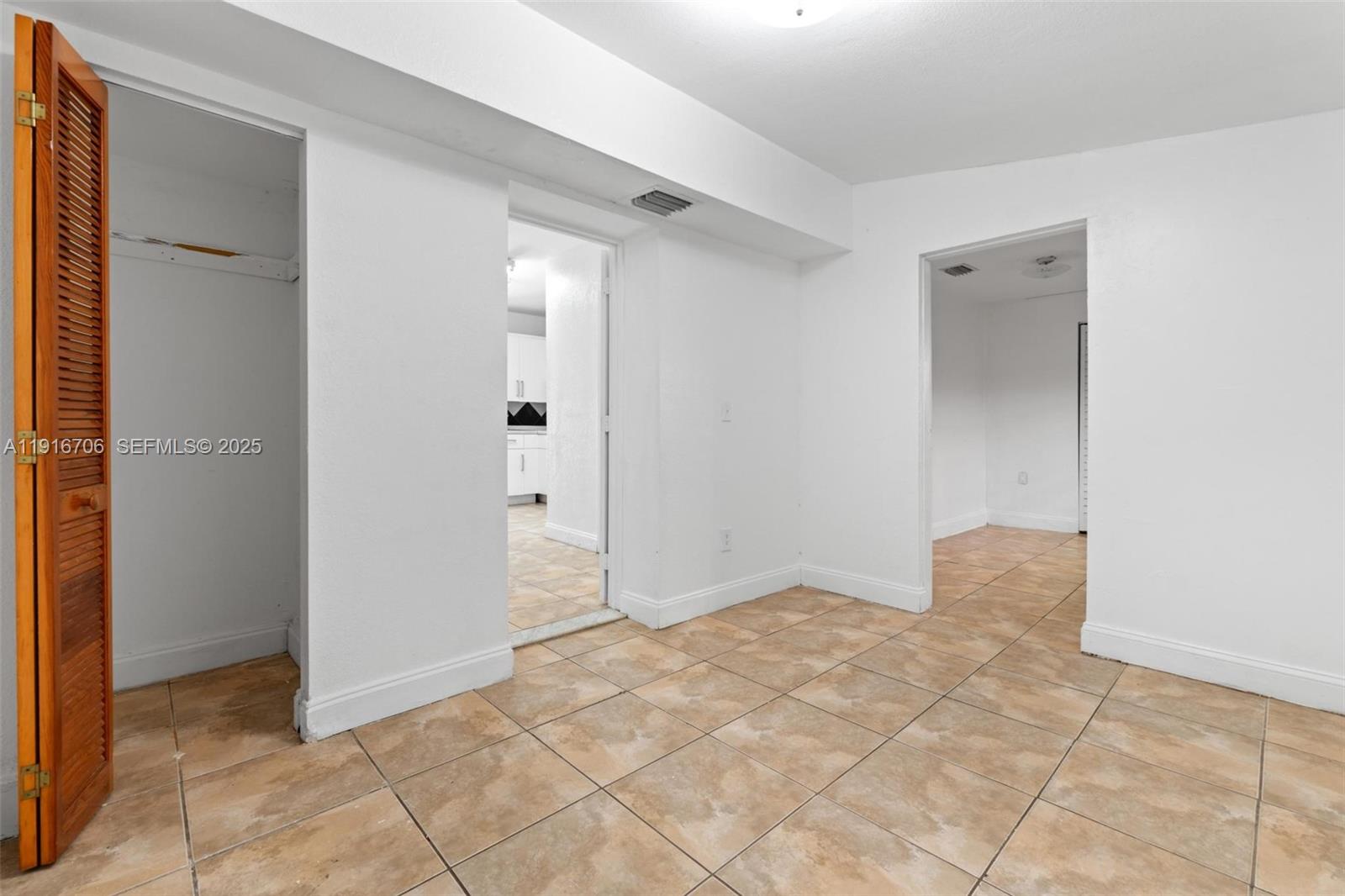 2262 NW 4th St Miami, FL 33125