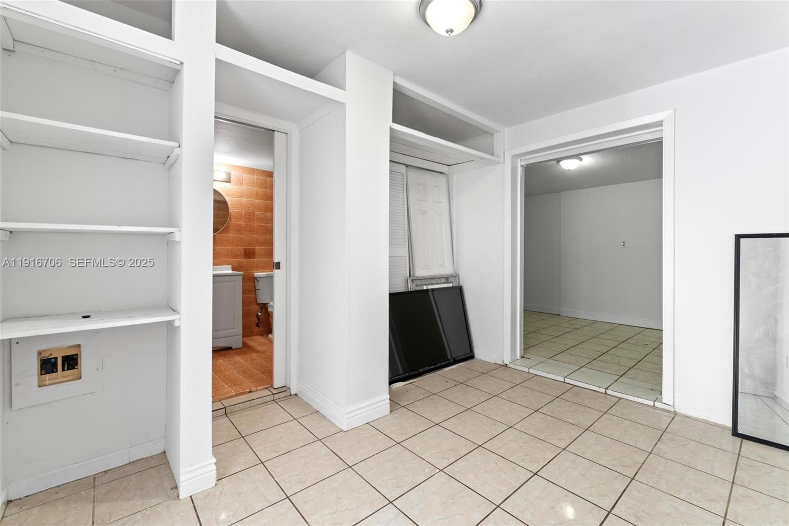 2262 NW 4th St Miami, FL 33125