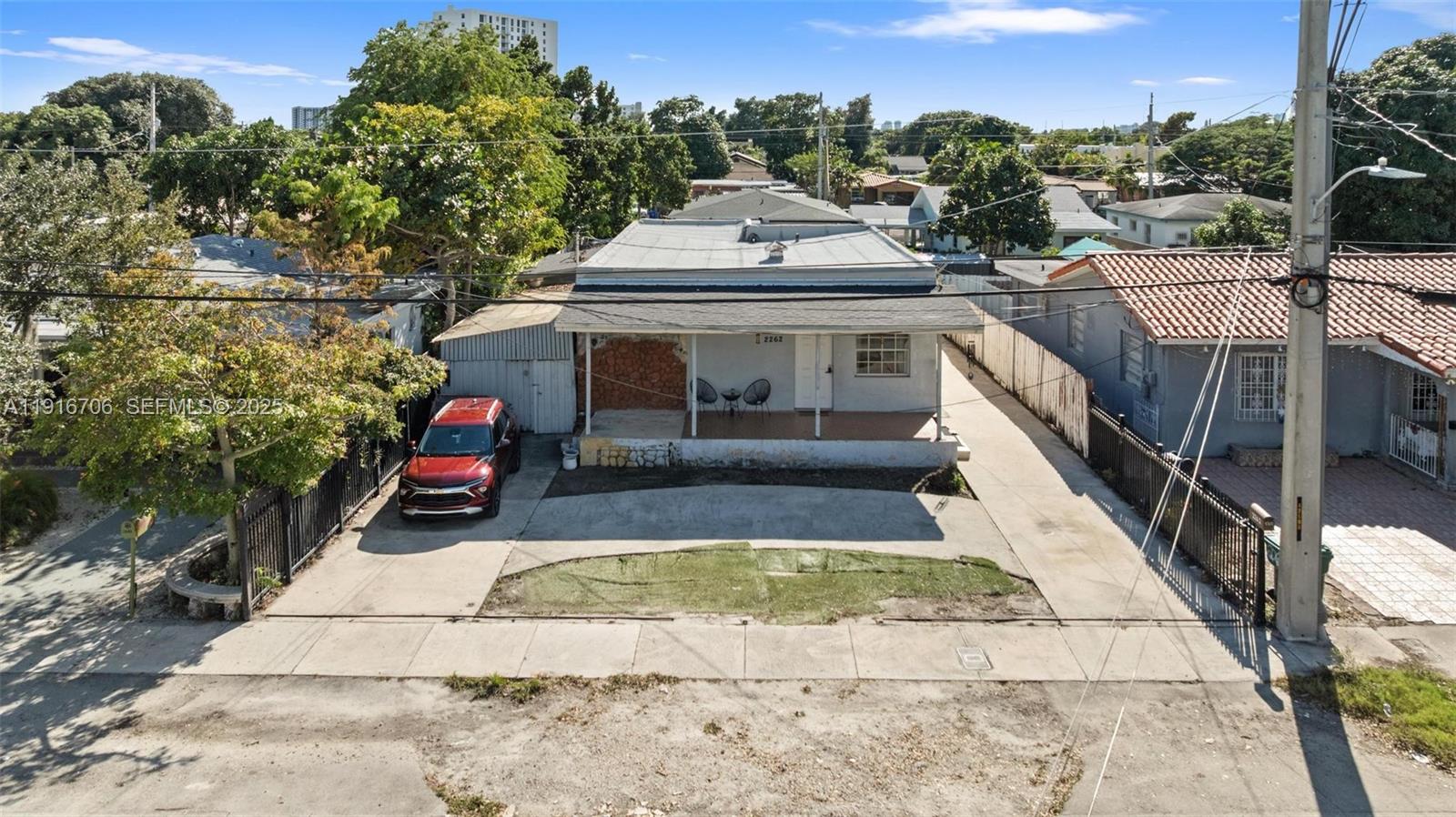 2262 NW 4th St Miami, FL 33125