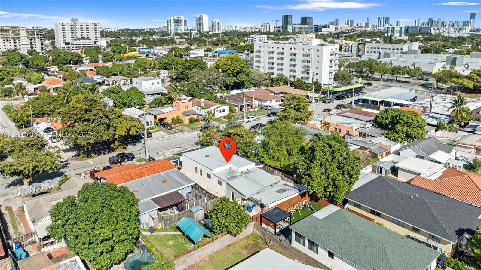 2262 NW 4th St Miami, FL 33125