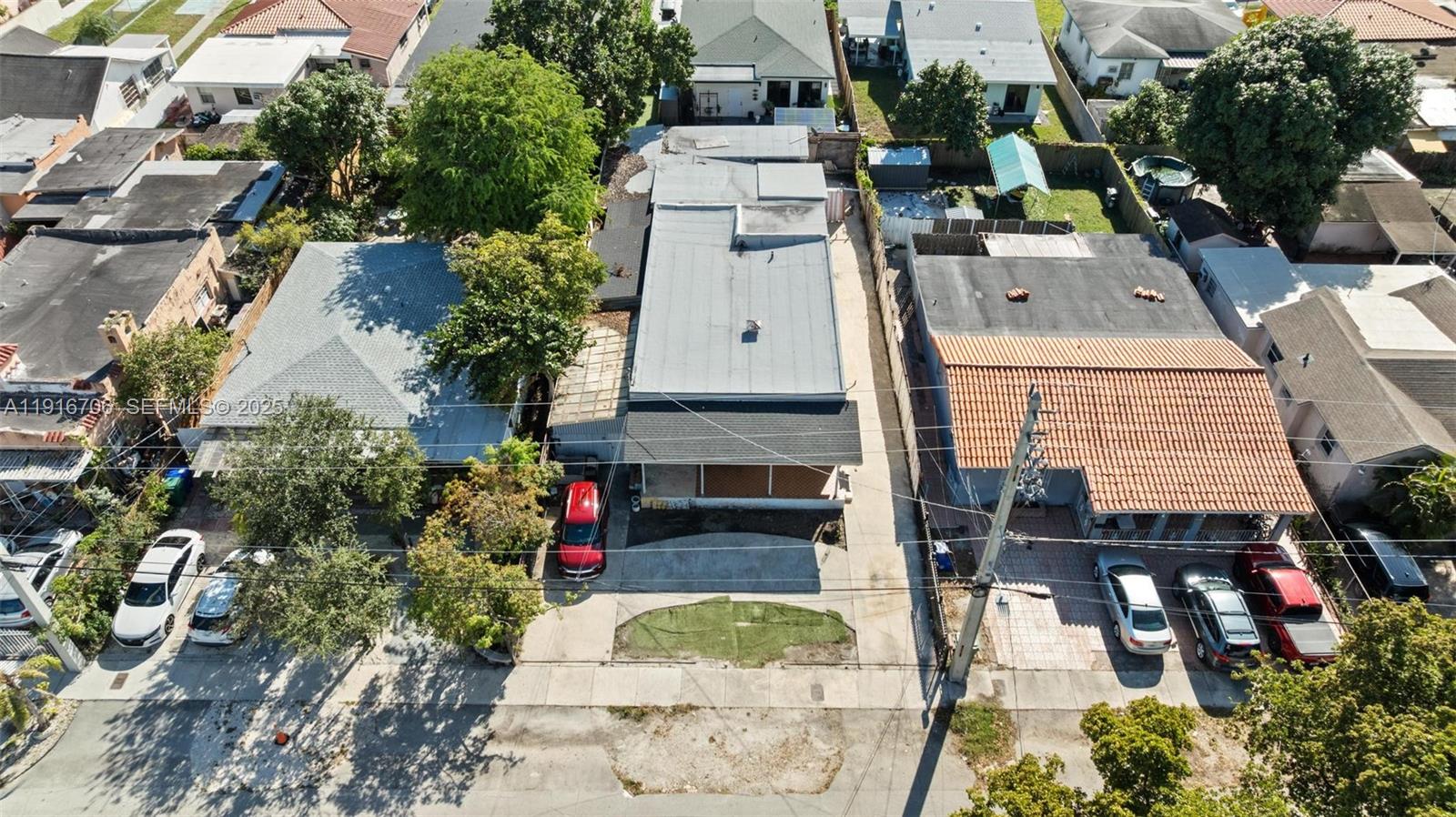 2262 NW 4th St Miami, FL 33125