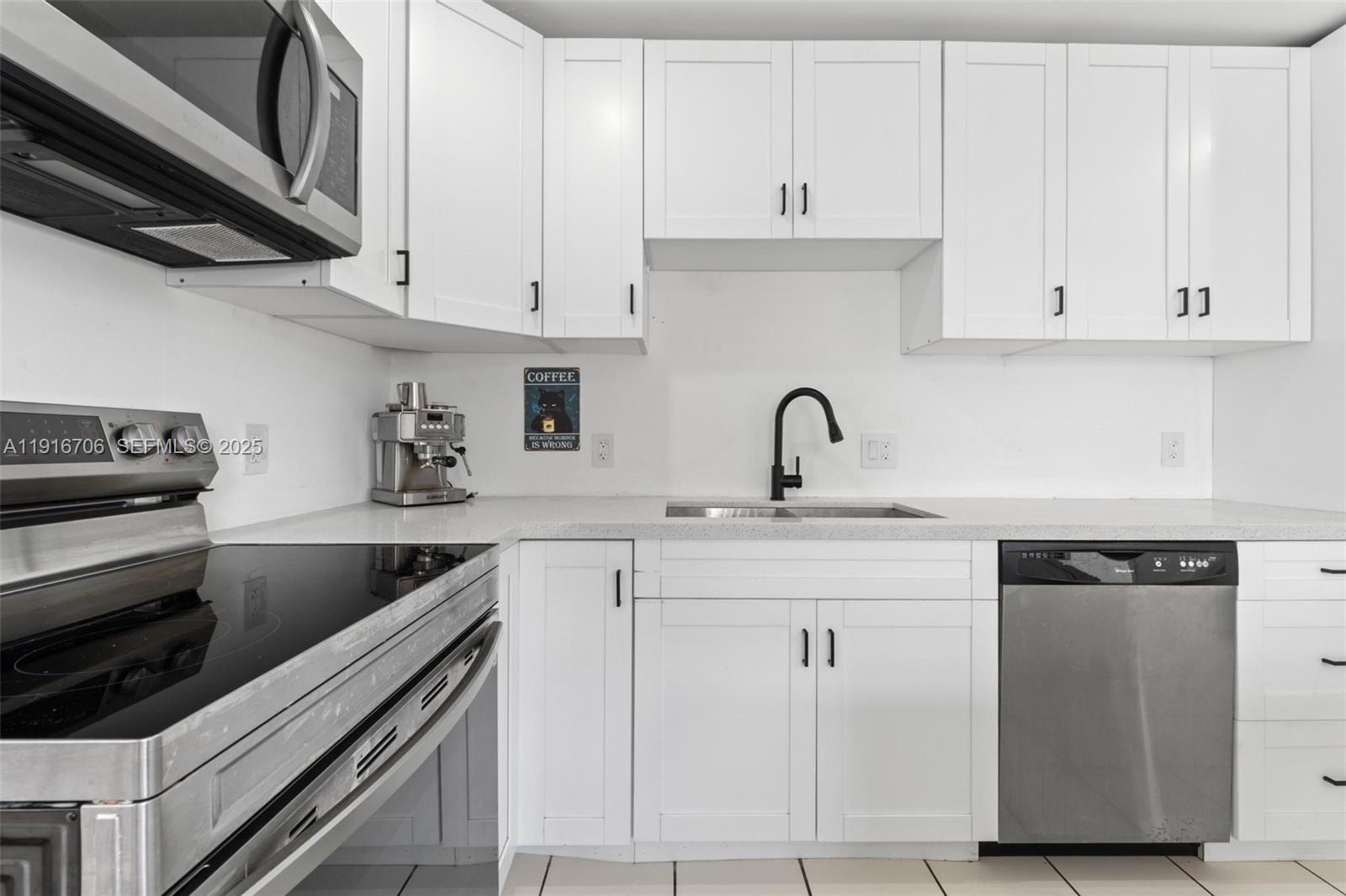 2262 NW 4th St Miami, FL 33125