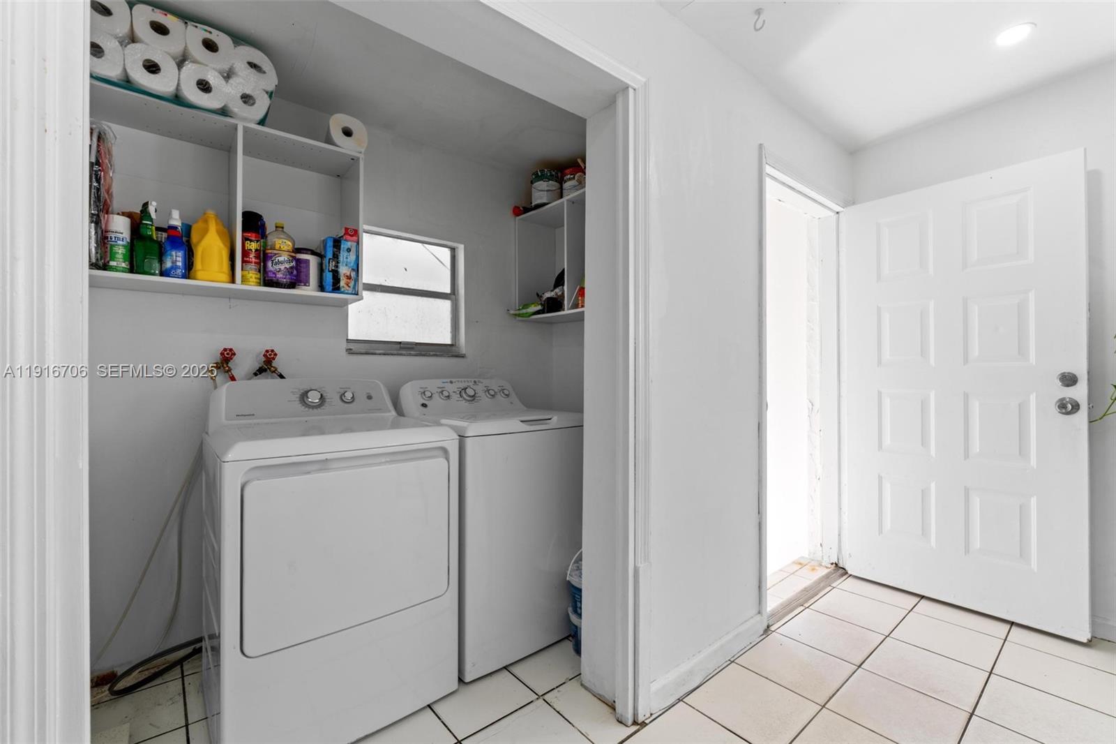 2262 NW 4th St Miami, FL 33125