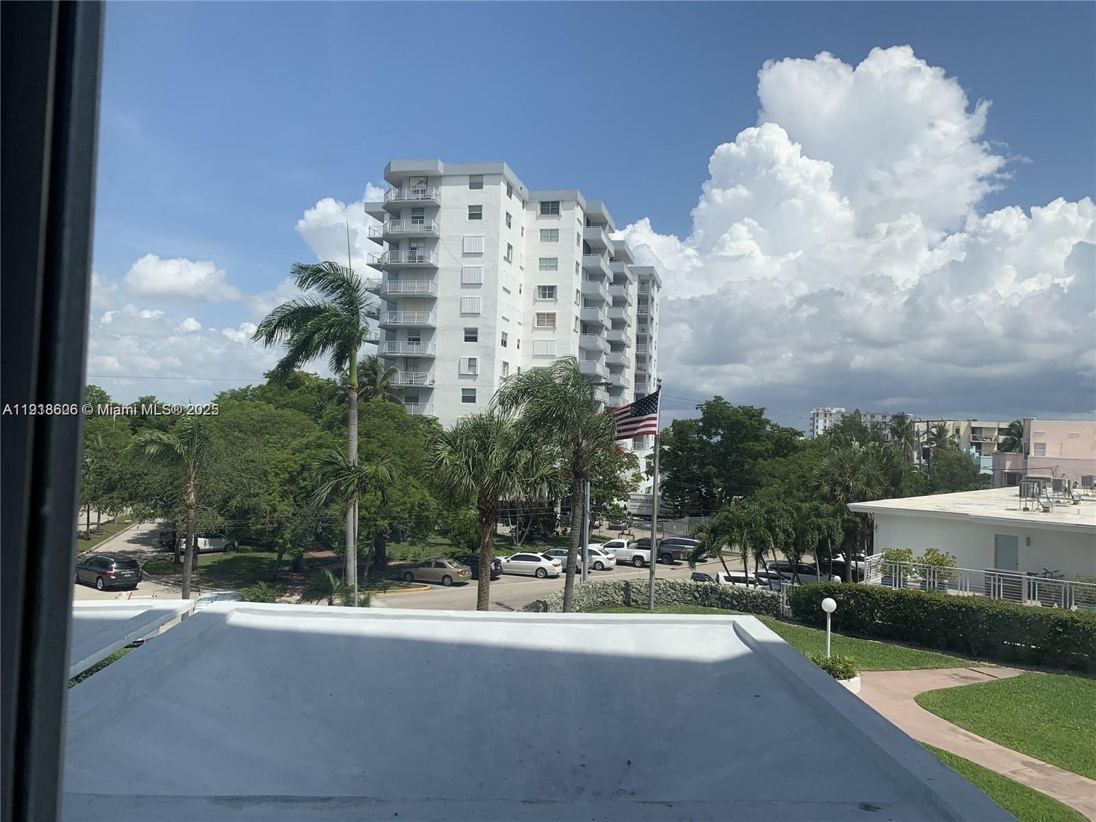 900 Bay Dr #211 Miami Beach, FL 33141