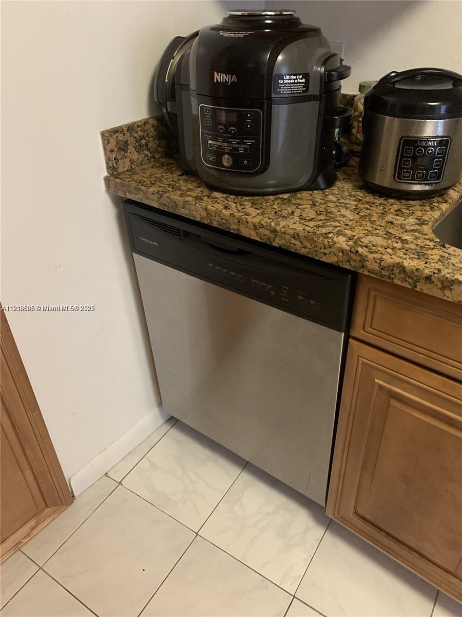 900 Bay Dr #211 Miami Beach, FL 33141