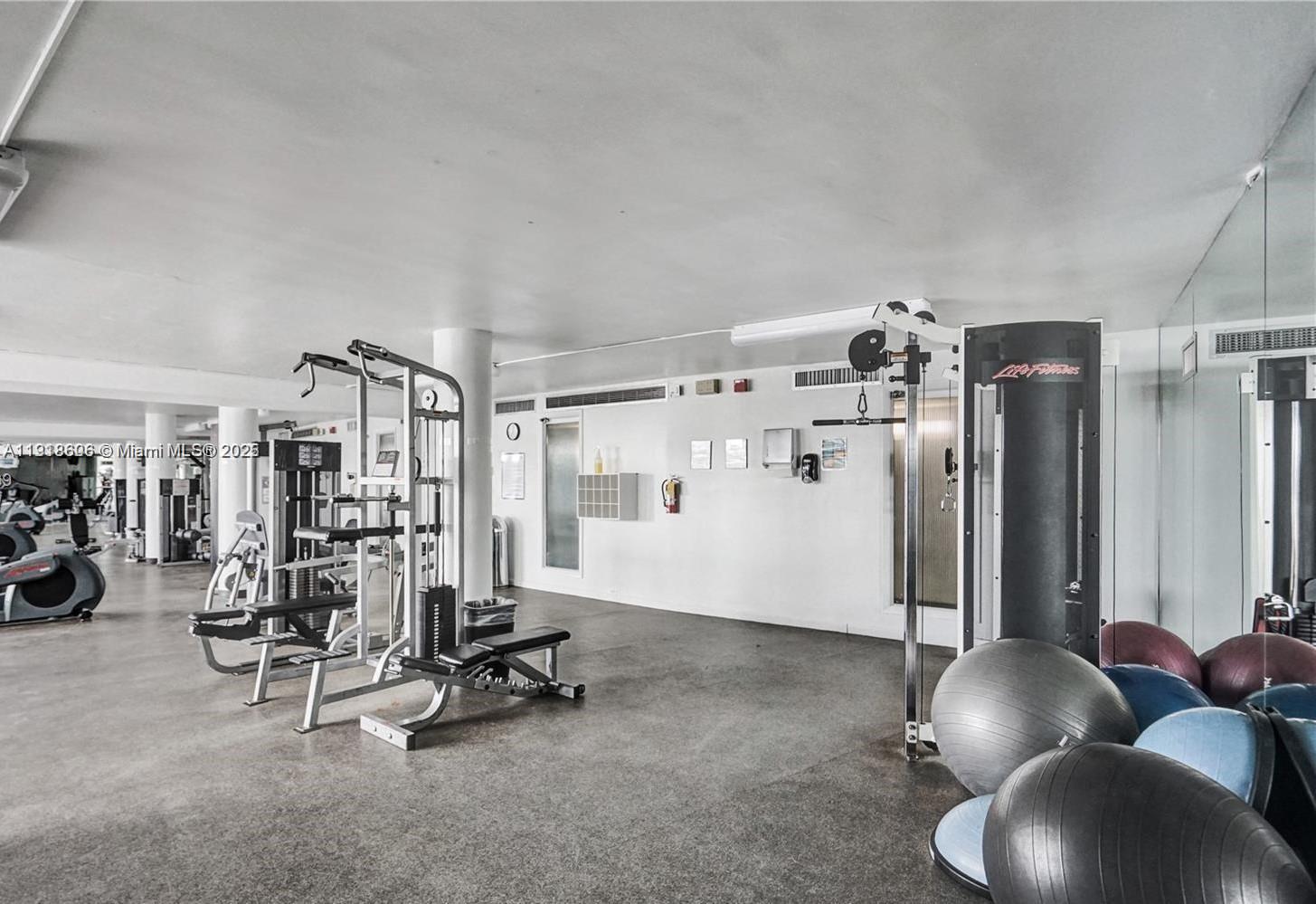 900 Bay Dr #211 Miami Beach, FL 33141