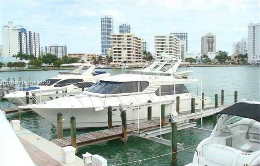 900 Bay Dr #211 Miami Beach, FL 33141