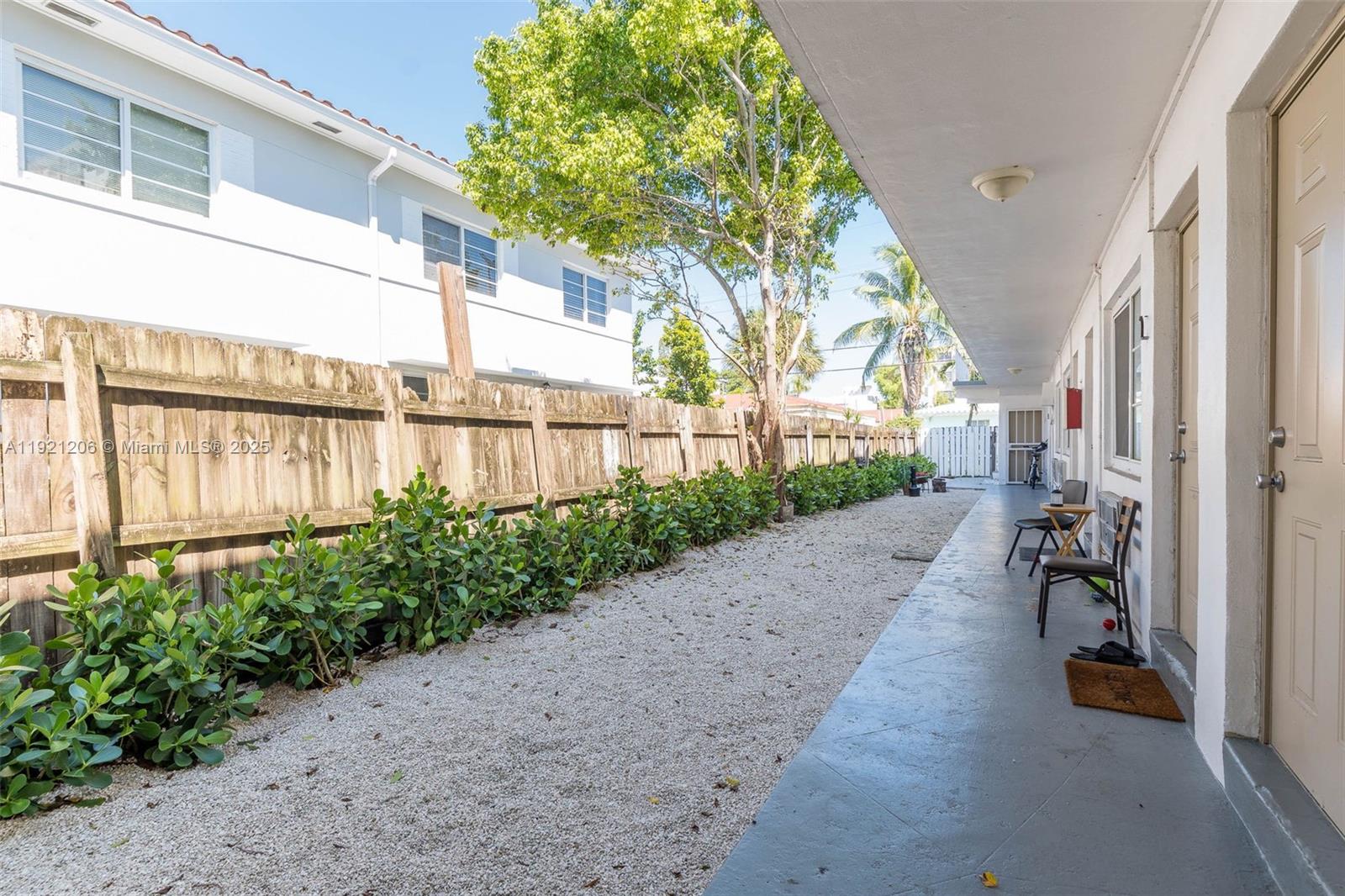 6921 Rue Vendome #1 Miami Beach, FL 33141